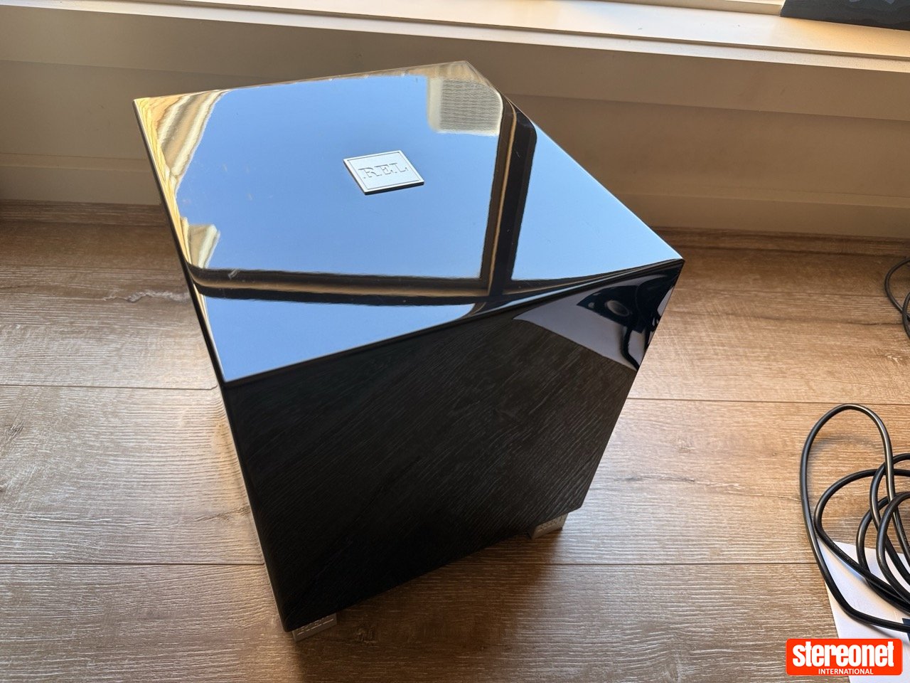 REL Acoustics T5i Subwoofer (Active / Powered)