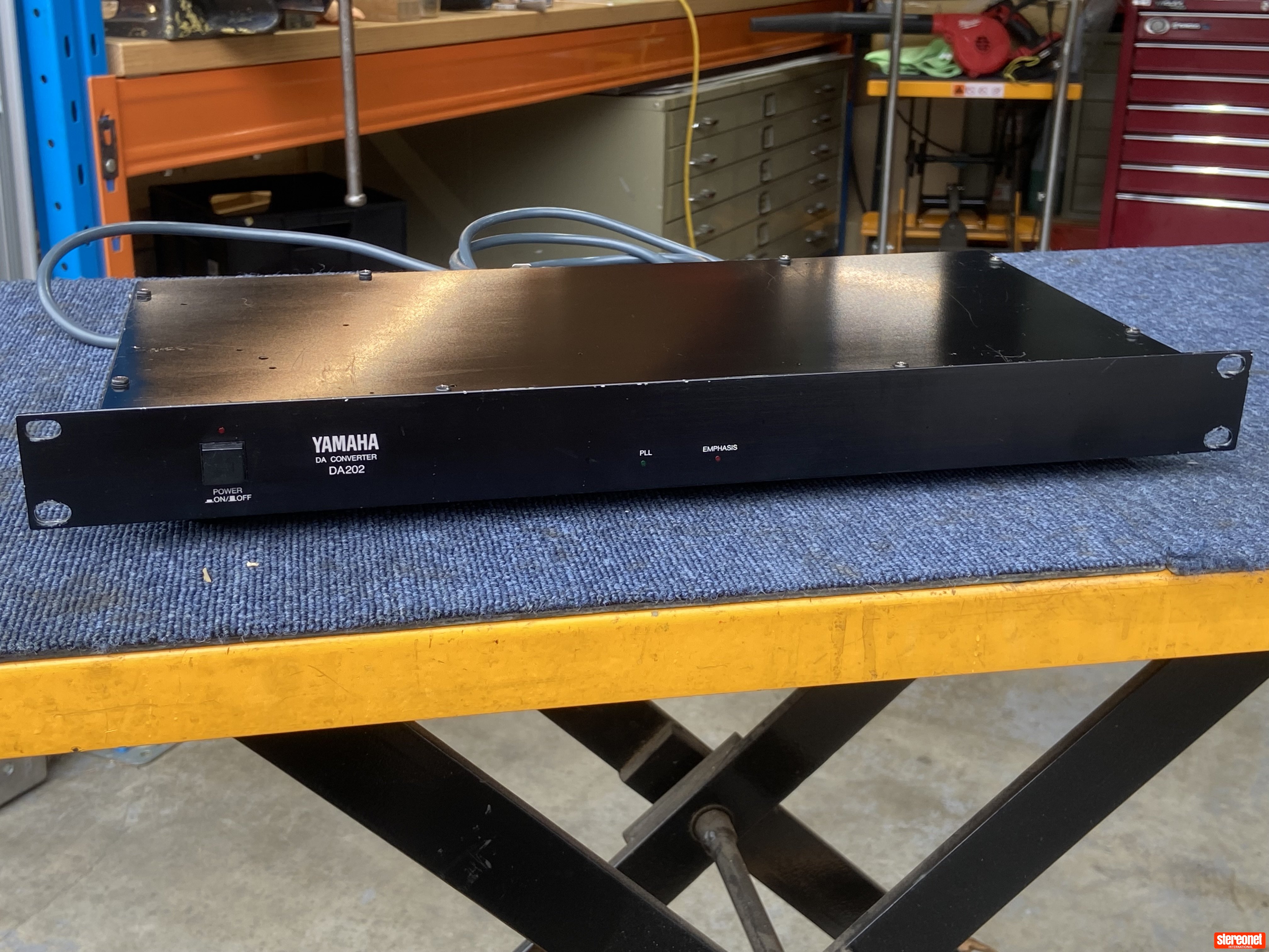 Yamaha DA202 Digital Analog Converter (DAC)