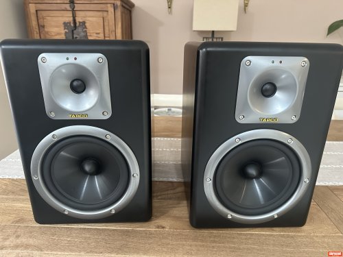 Tapco S8 Bookshelf Loudspeakers