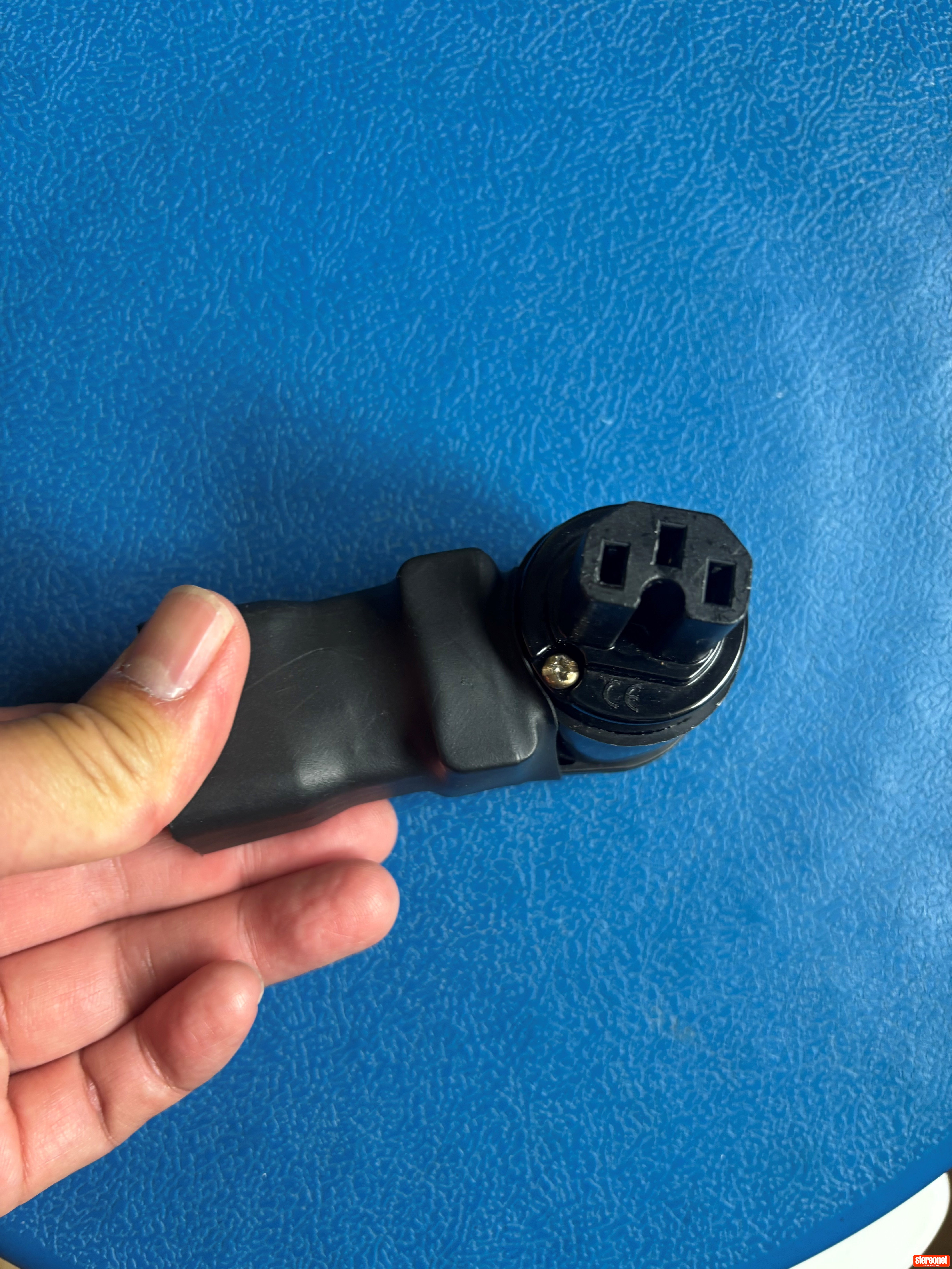 VooDoo Cable C15 to C19 right angle power adapter Cable Accessories