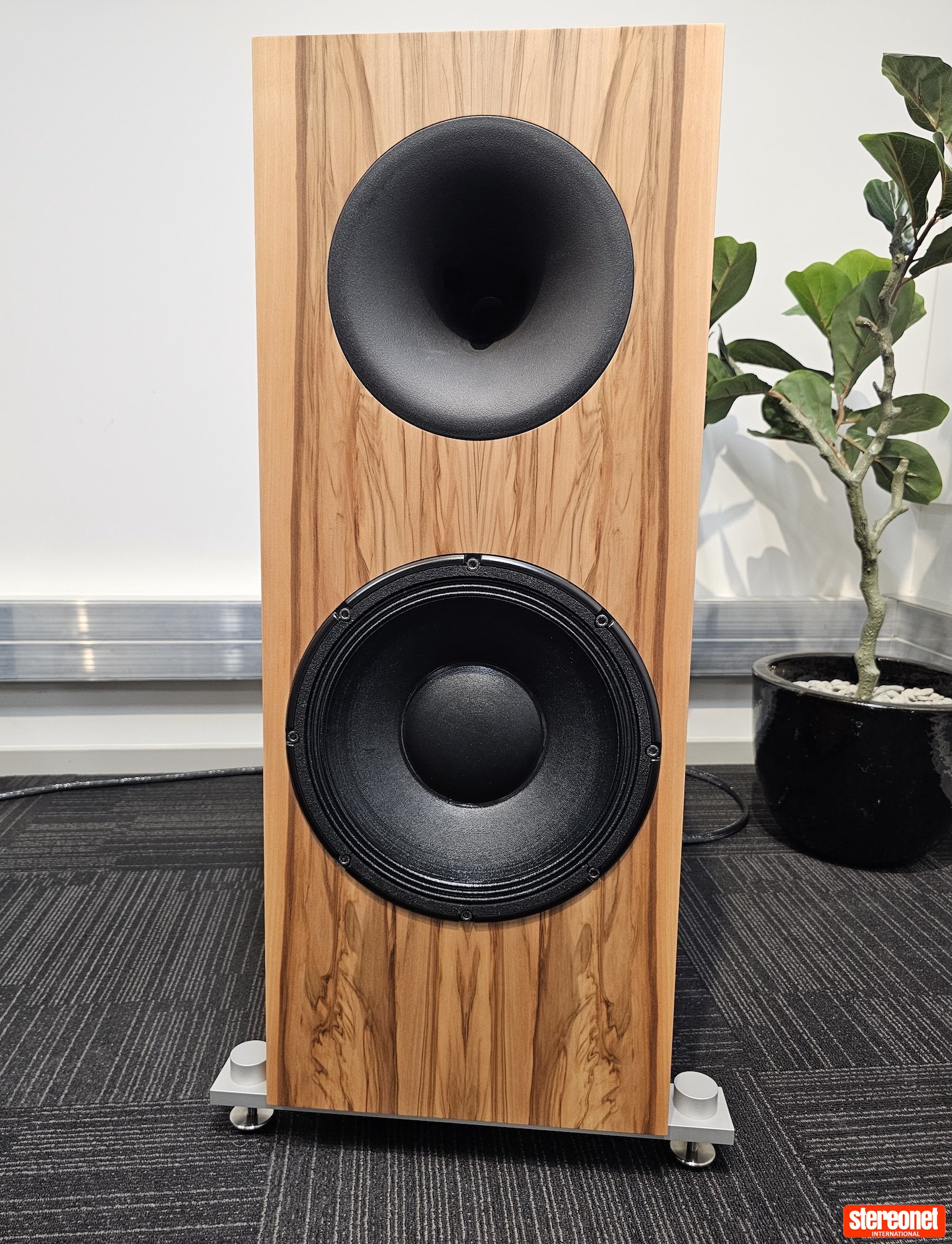 Tobian Sound Systems 12FH Floorstanding Loudspeakers