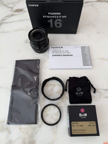Fujifilm XF 16mm f2.8 R WR lens Mint AS NEW
