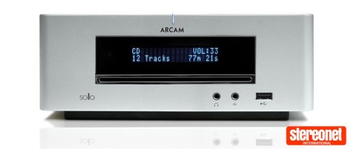 Small stereo w/ built-in CD player & remote