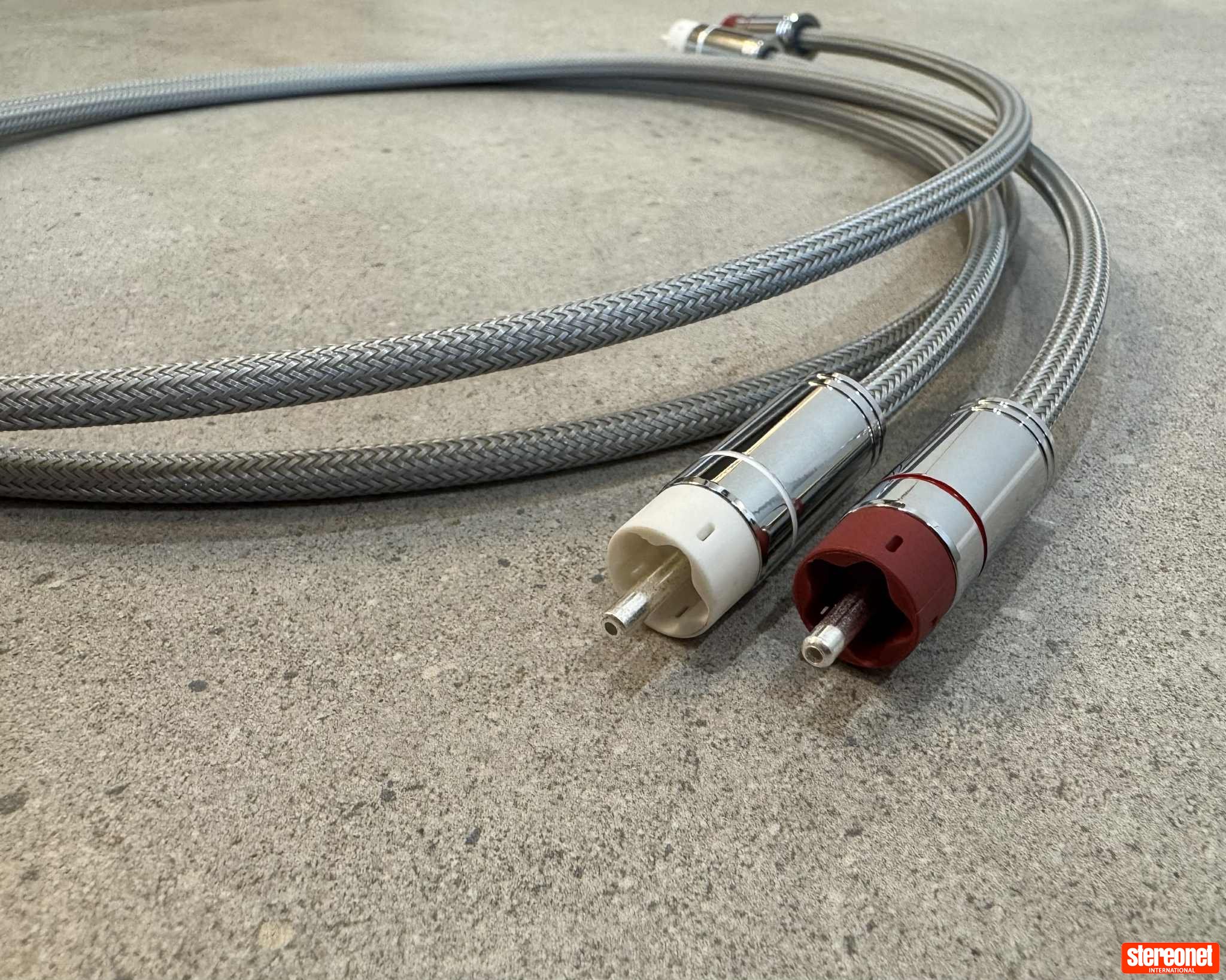 Custom solid core silver Interconnect Cables (RCA) - Interconnects ...