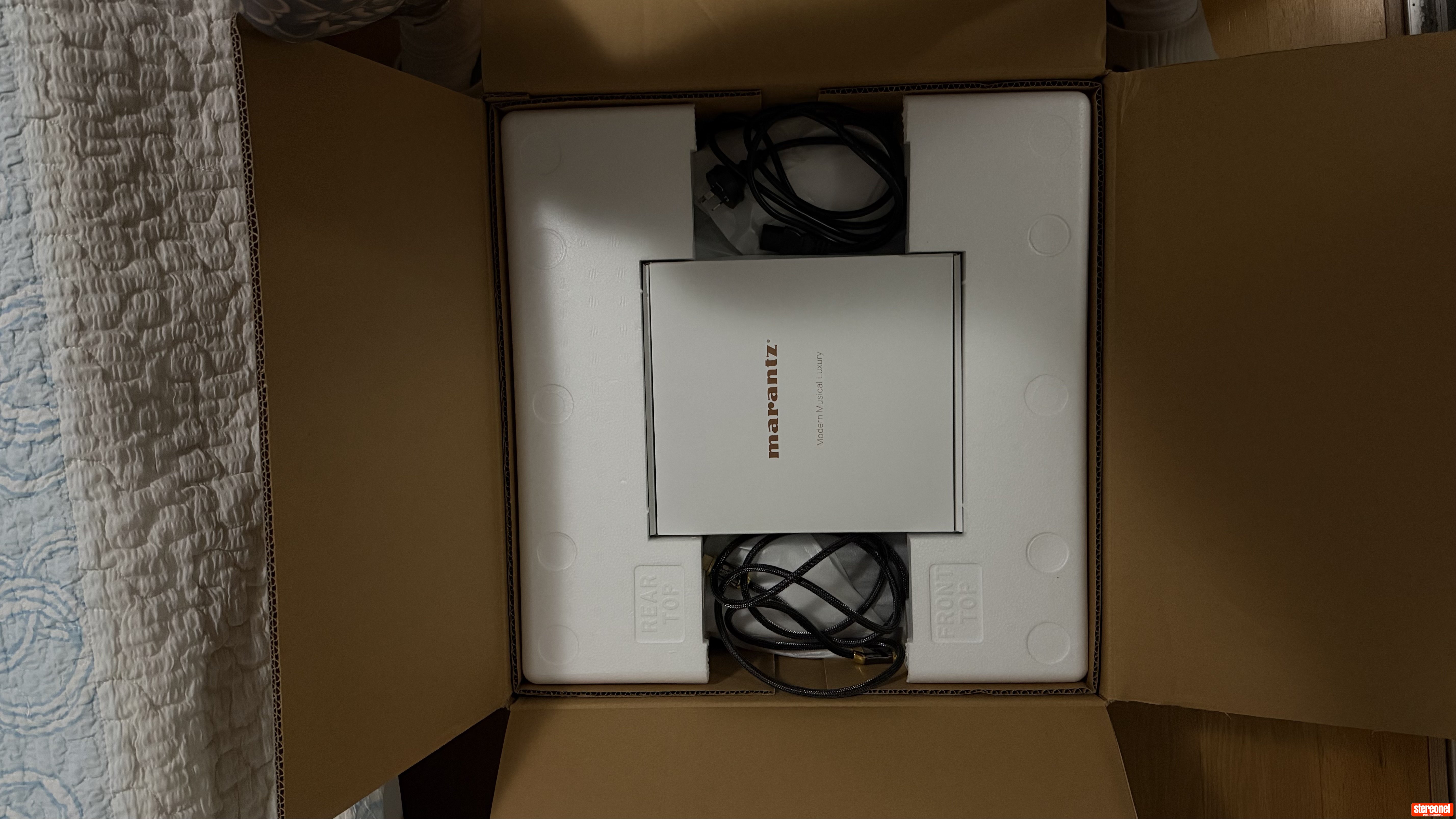 Marantz Model 40n Integrated Amplifier (Solid State)