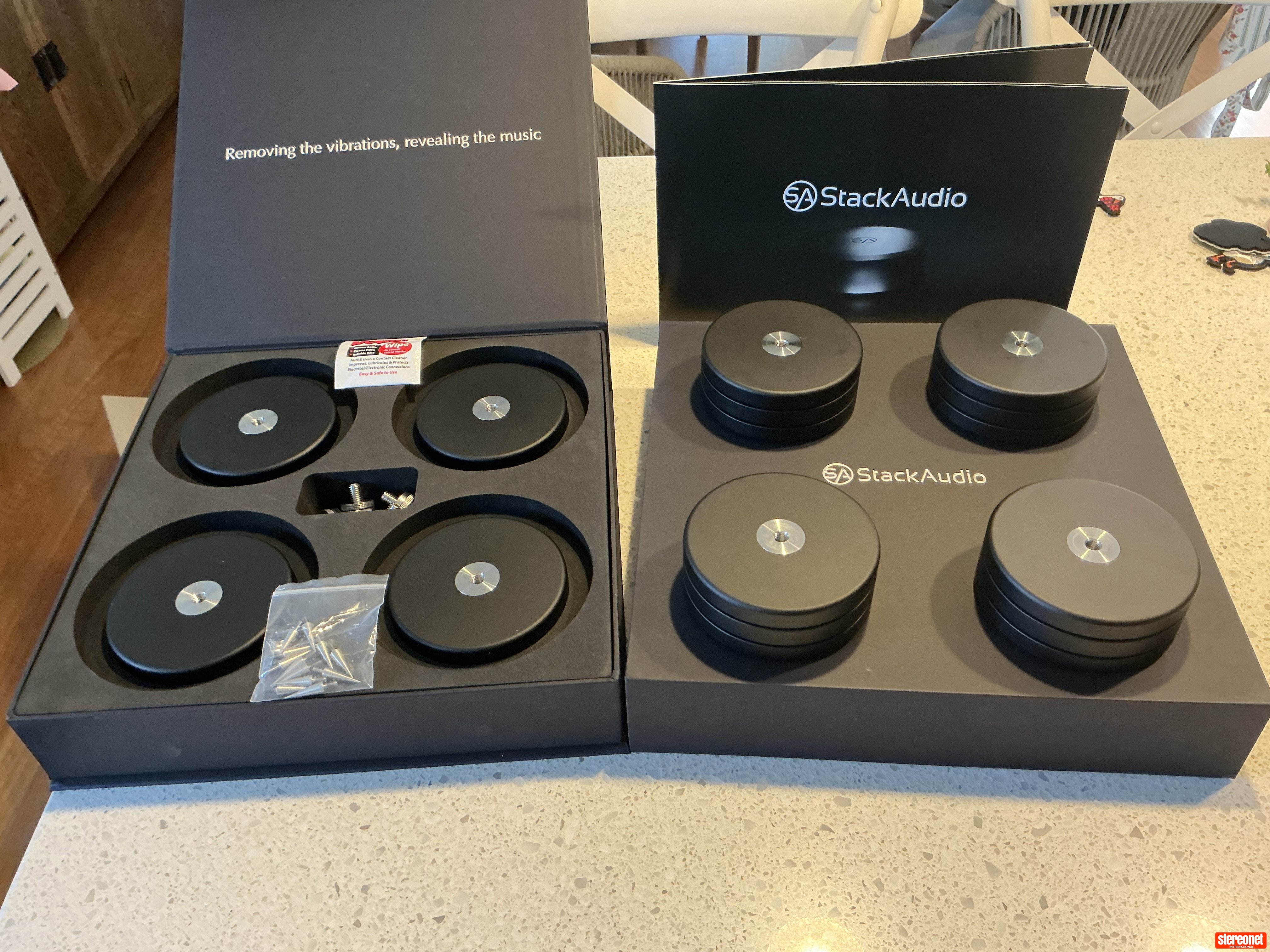 Stack Audio AUVA 100 X 8 Speaker Isolators