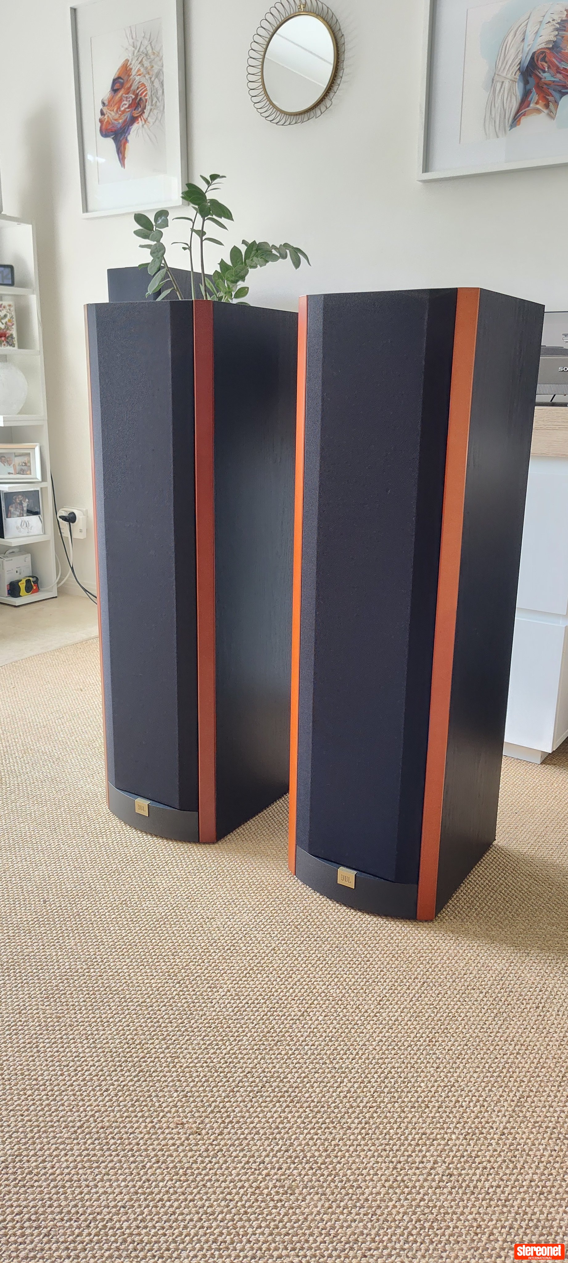 JBL l60 Floorstanding Loudspeakers