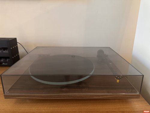 Rega Planar 2 Turntable