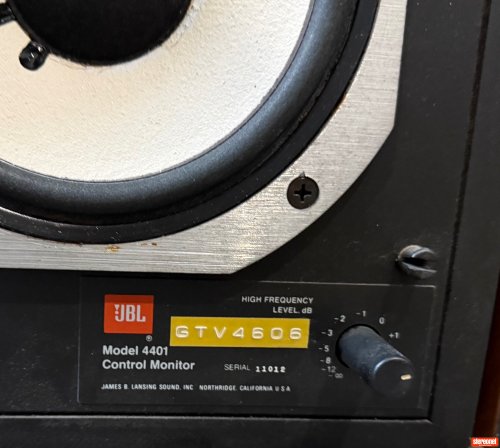 JBL 4401 Studio Monitors - Bookshelf & Small Monitors - StereoNET