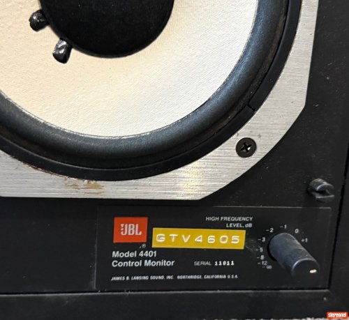 JBL 4401 Studio Monitors - Bookshelf & Small Monitors - StereoNET