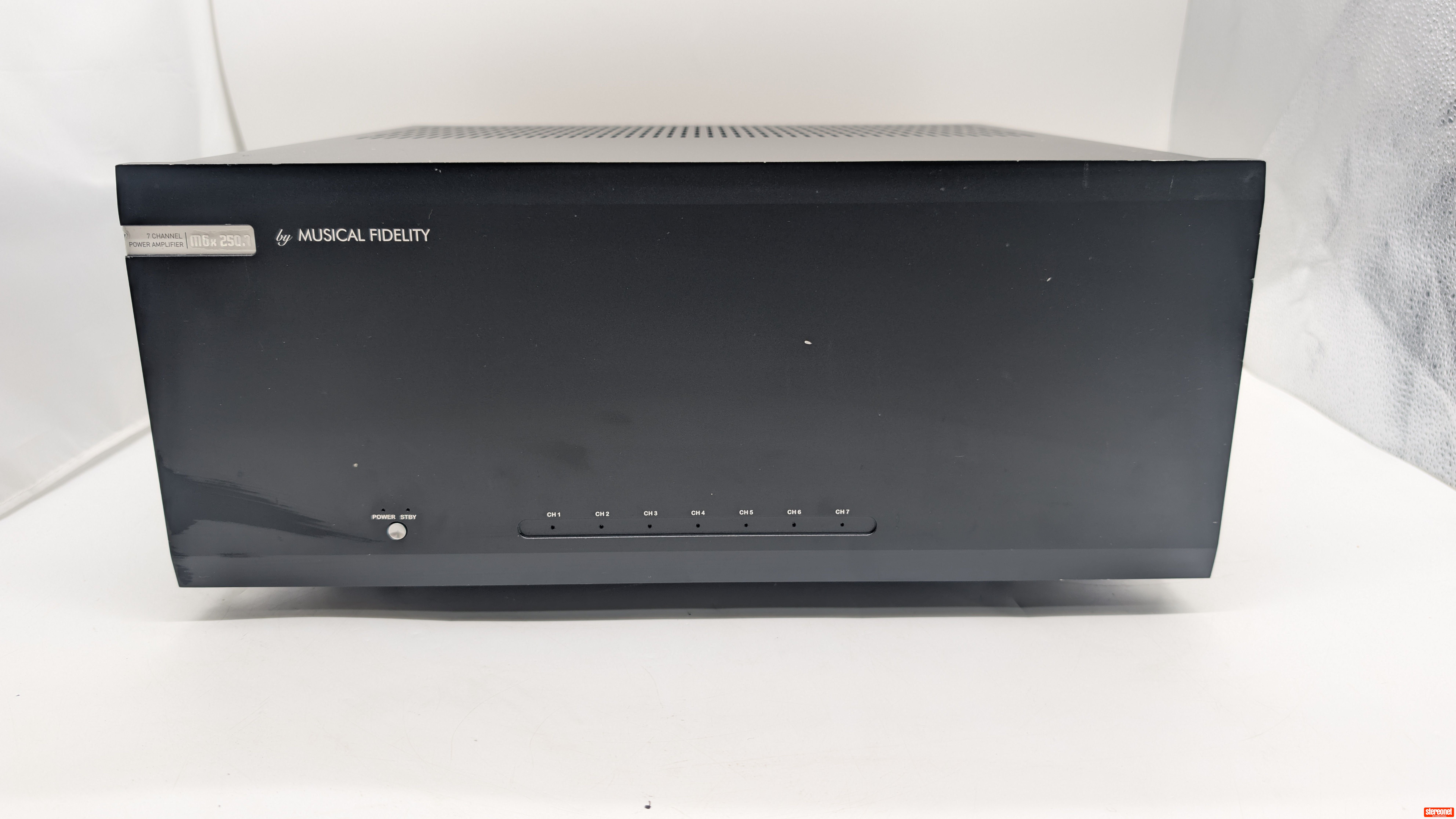 Musical Fidelity M6x 250.7 A/B 7-Channel Power Amplifier