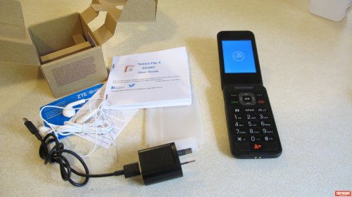 TELSTRA FLIP 4 MOBILE PHONE