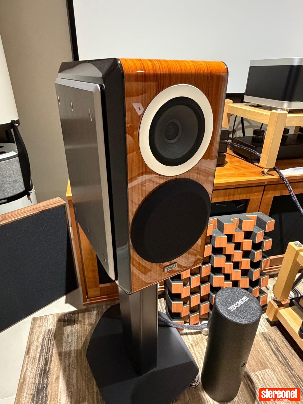 TAD - Technical Audio Devices CE1-TX Standmount Loudspeakers ...