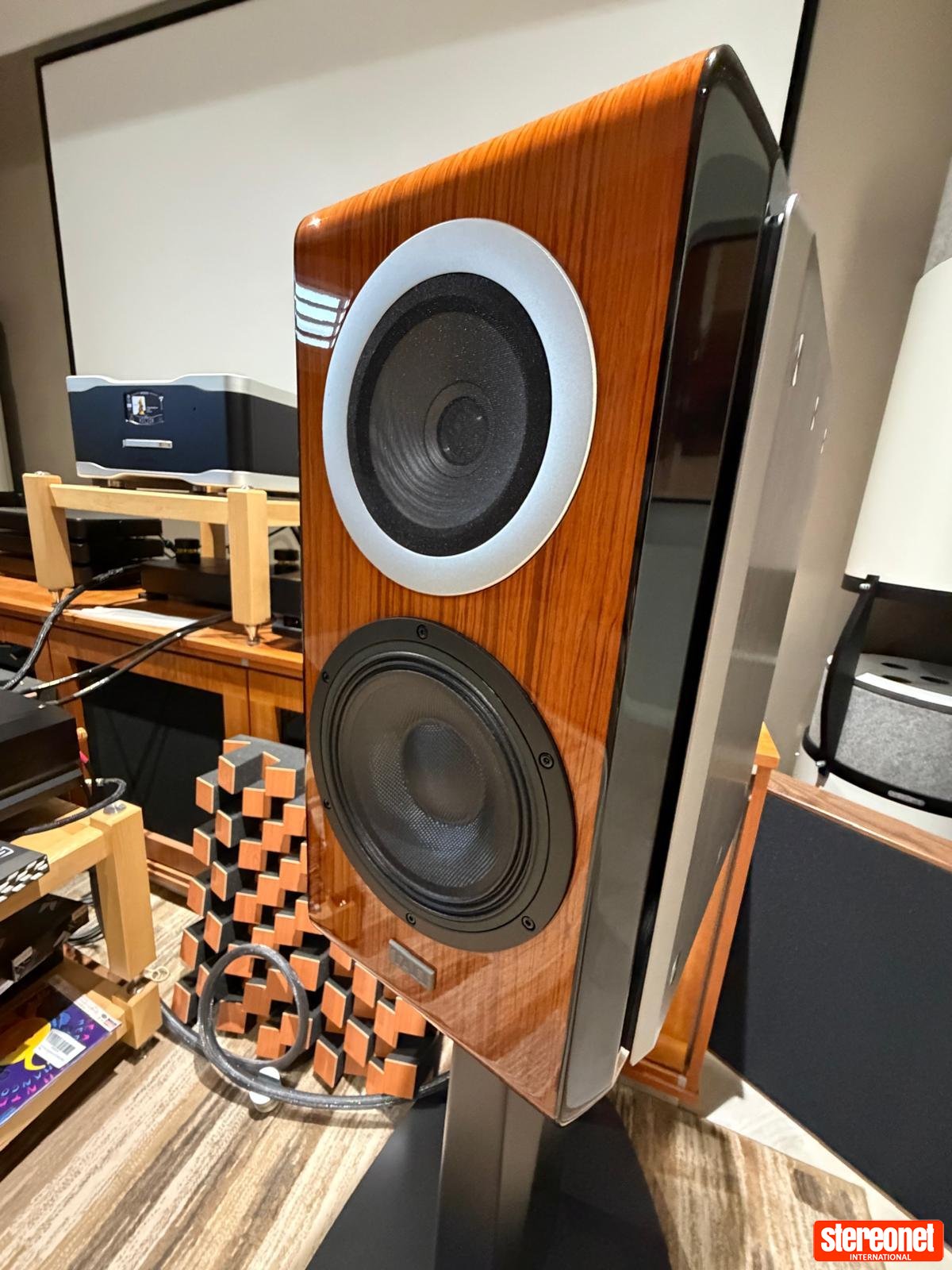 TAD - Technical Audio Devices CE1-TX Standmount Loudspeakers ...