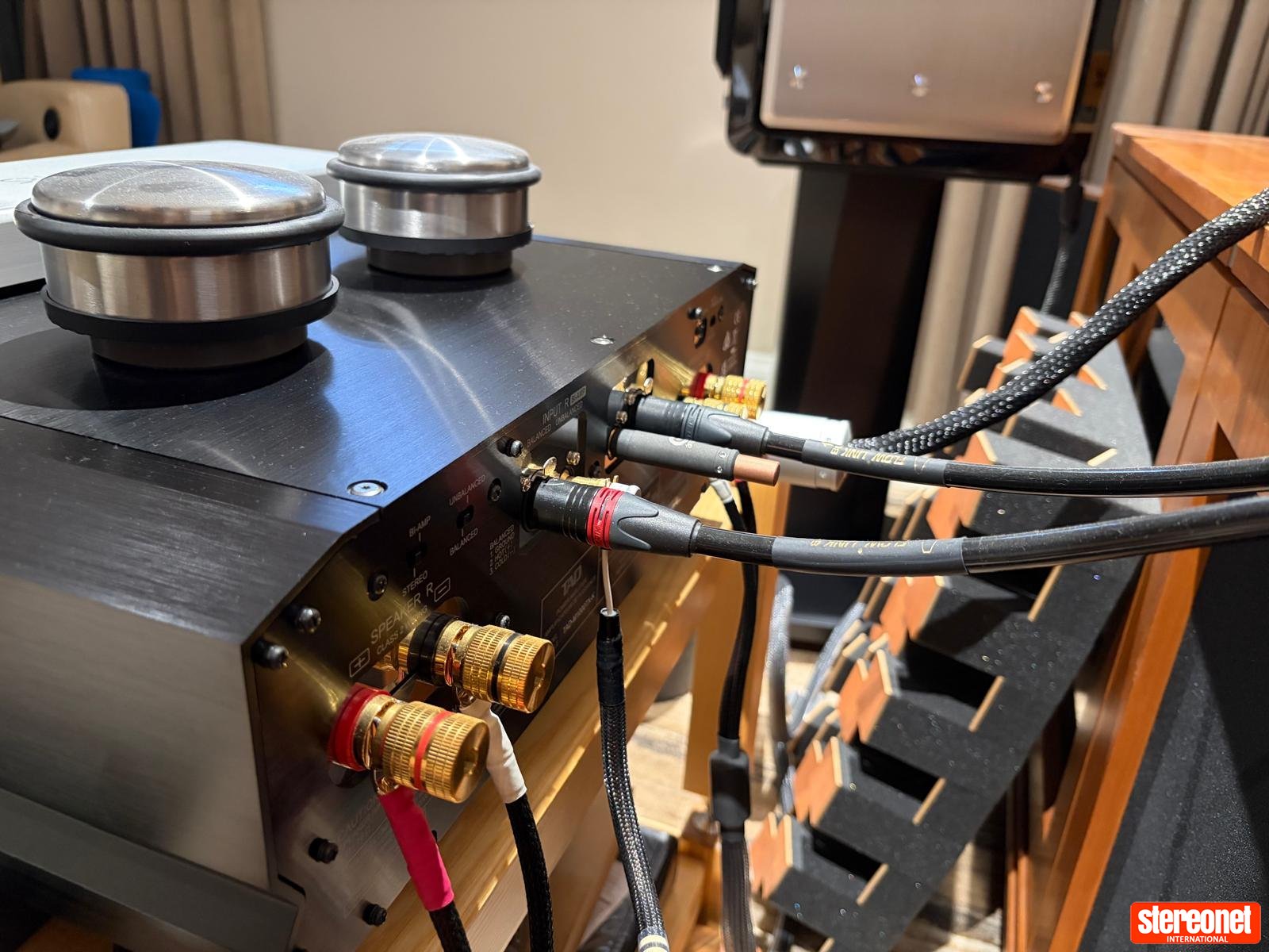TAD - Technical Audio Devices C1000-K + M1000TX Pre / Power Combination ...