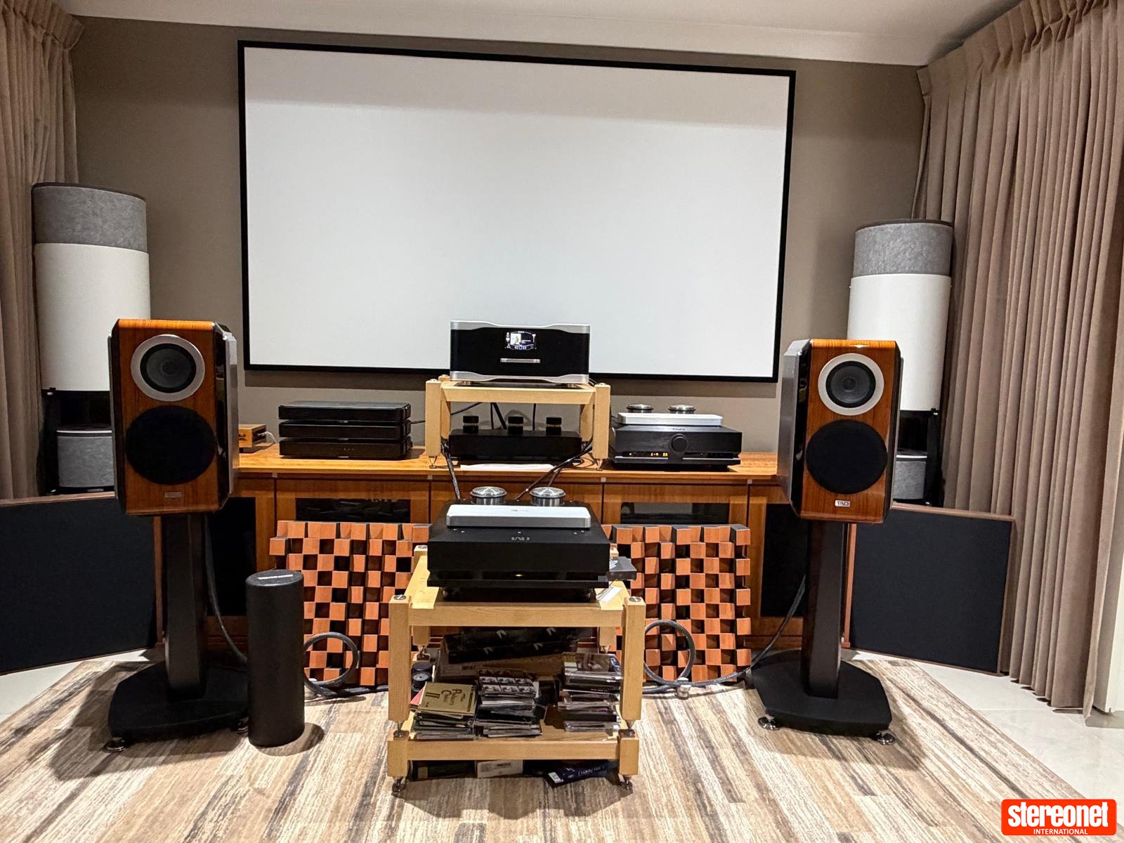 TAD - Technical Audio Devices C1000-K + M1000TX Pre / Power Combination