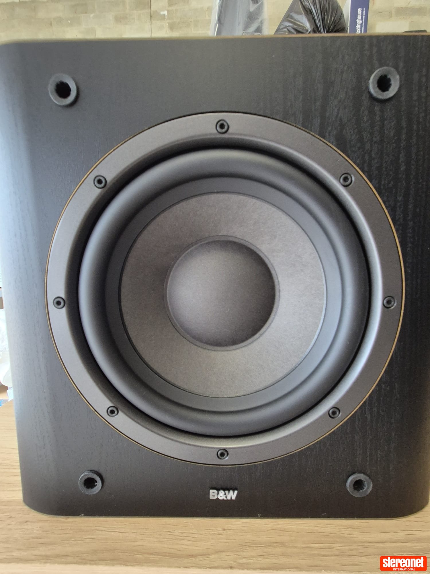 Bowers & Wilkins ASW 600 Subwoofer (Active / Powered)