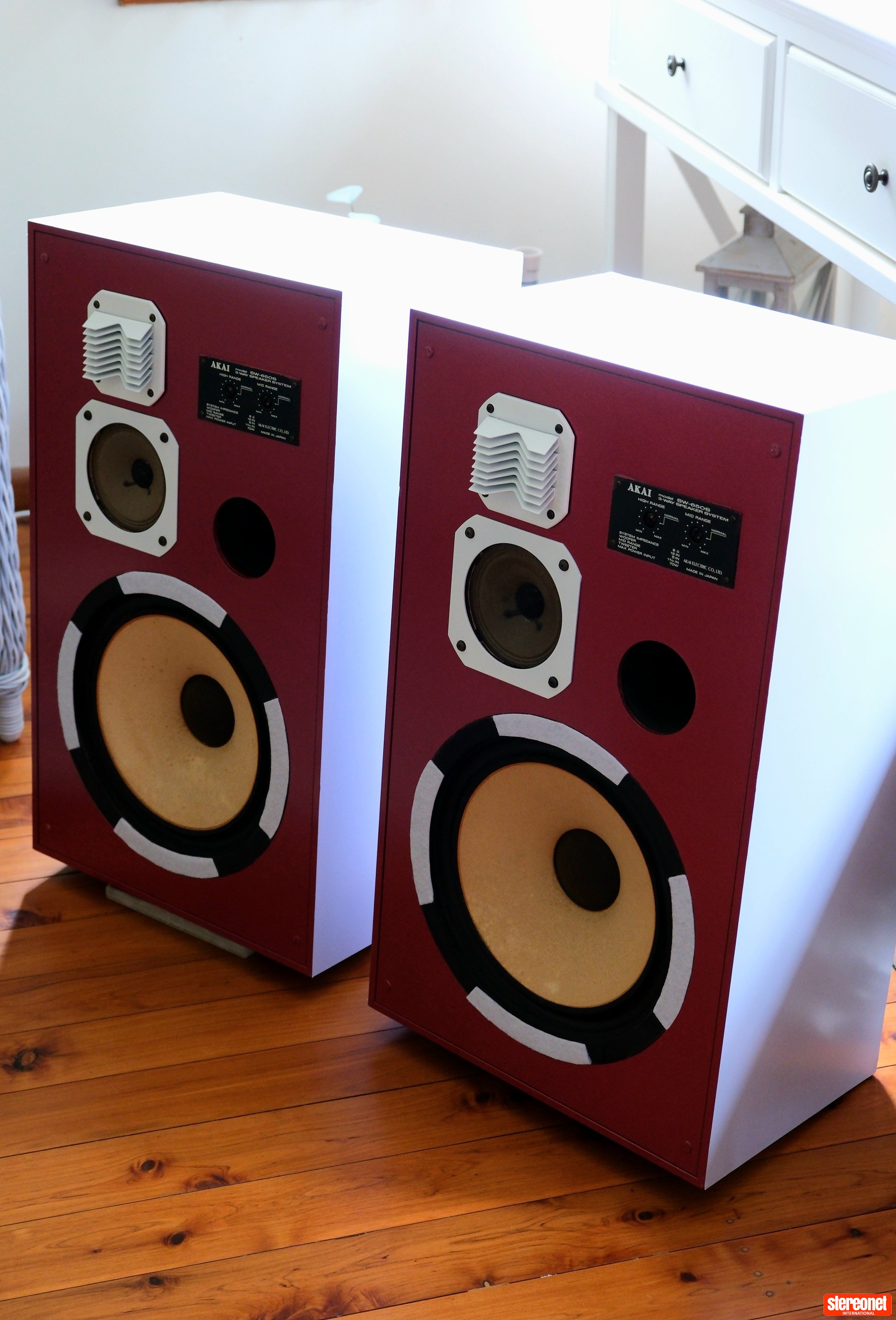 Akai SW-650S Floorstanding Loudspeakers