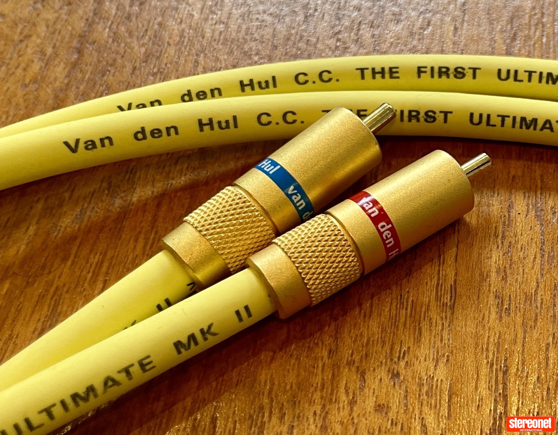 Van Den Hul The First Ultimate Mk2 - 1.5m Interconnect Cables (RCA)