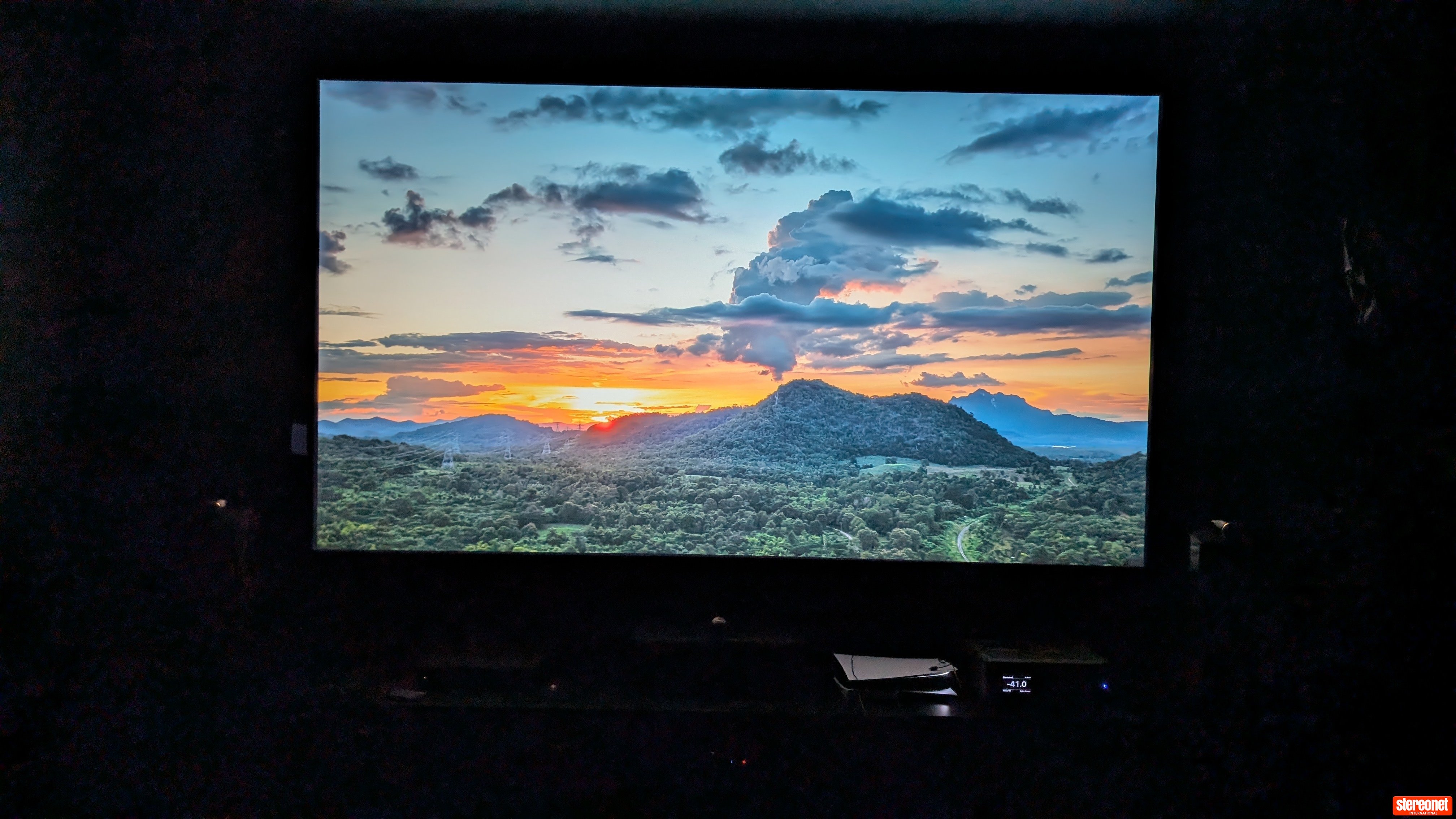Sony vpl-vw760es Projector