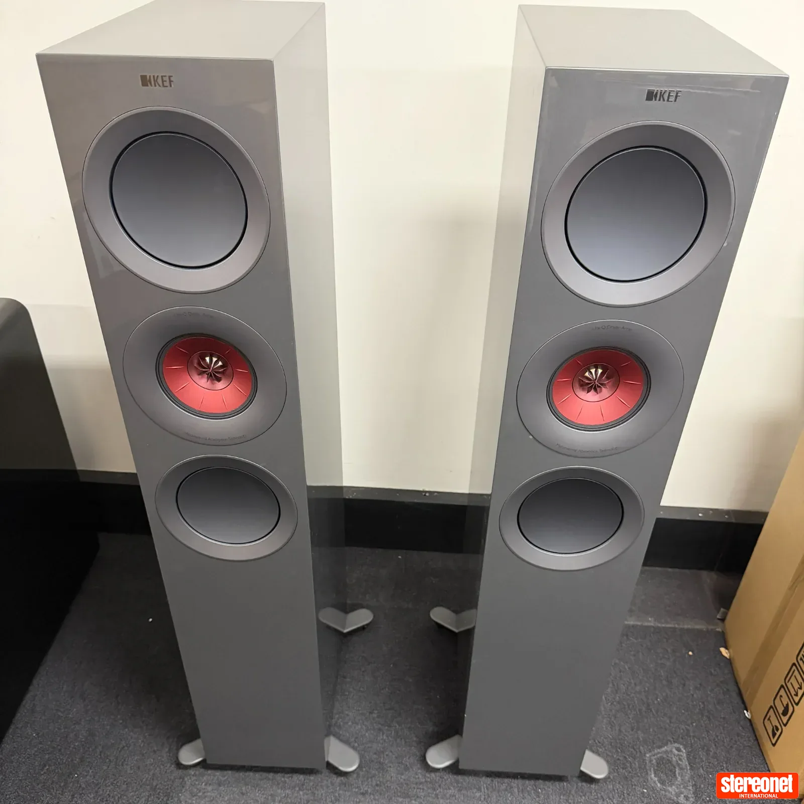 KEF R7 Meta Floorstanding Loudspeakers