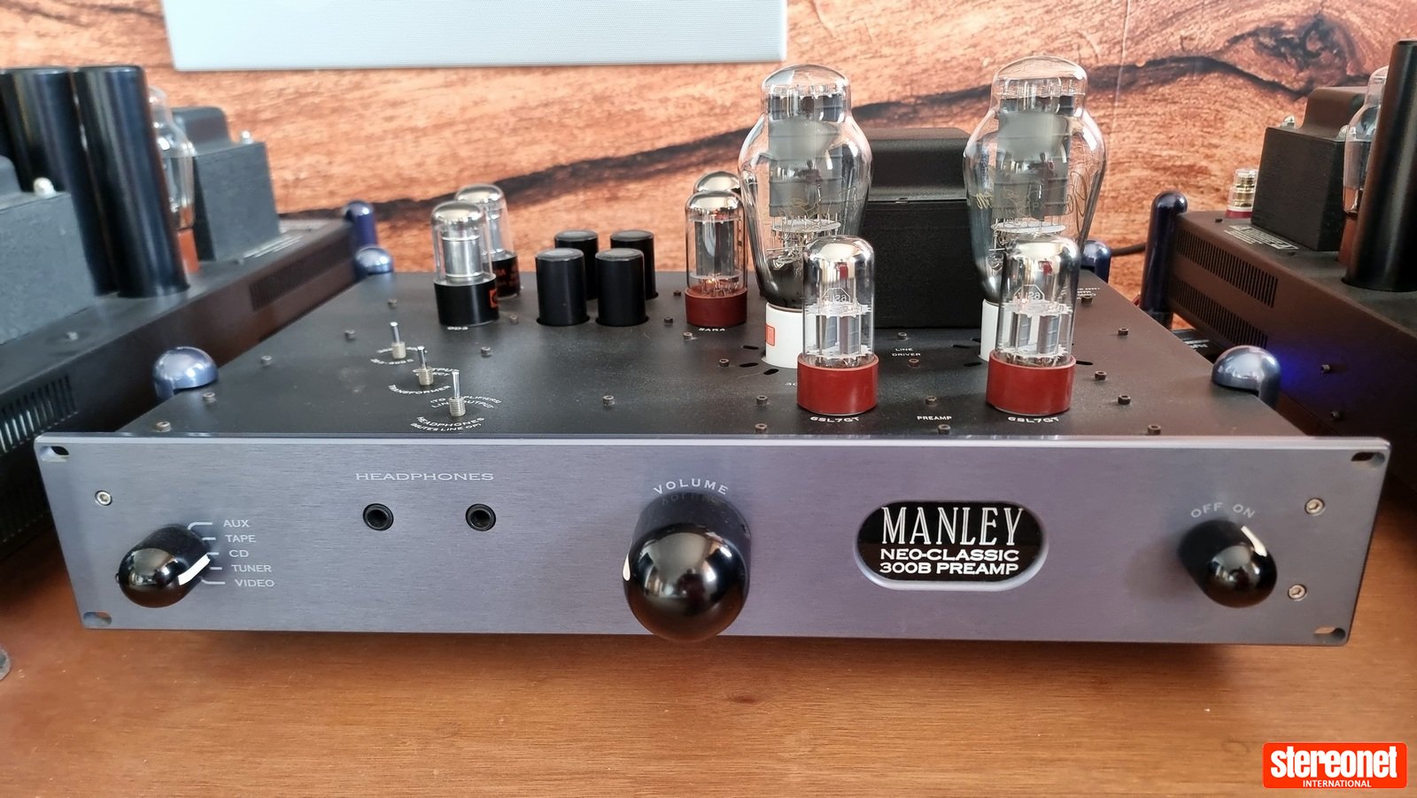 Manley Laboratories Neo-Classic SE/PP 300B monoblock amplifiers PLUS 300B NC Preamp Integrated Amplifier (Valve)