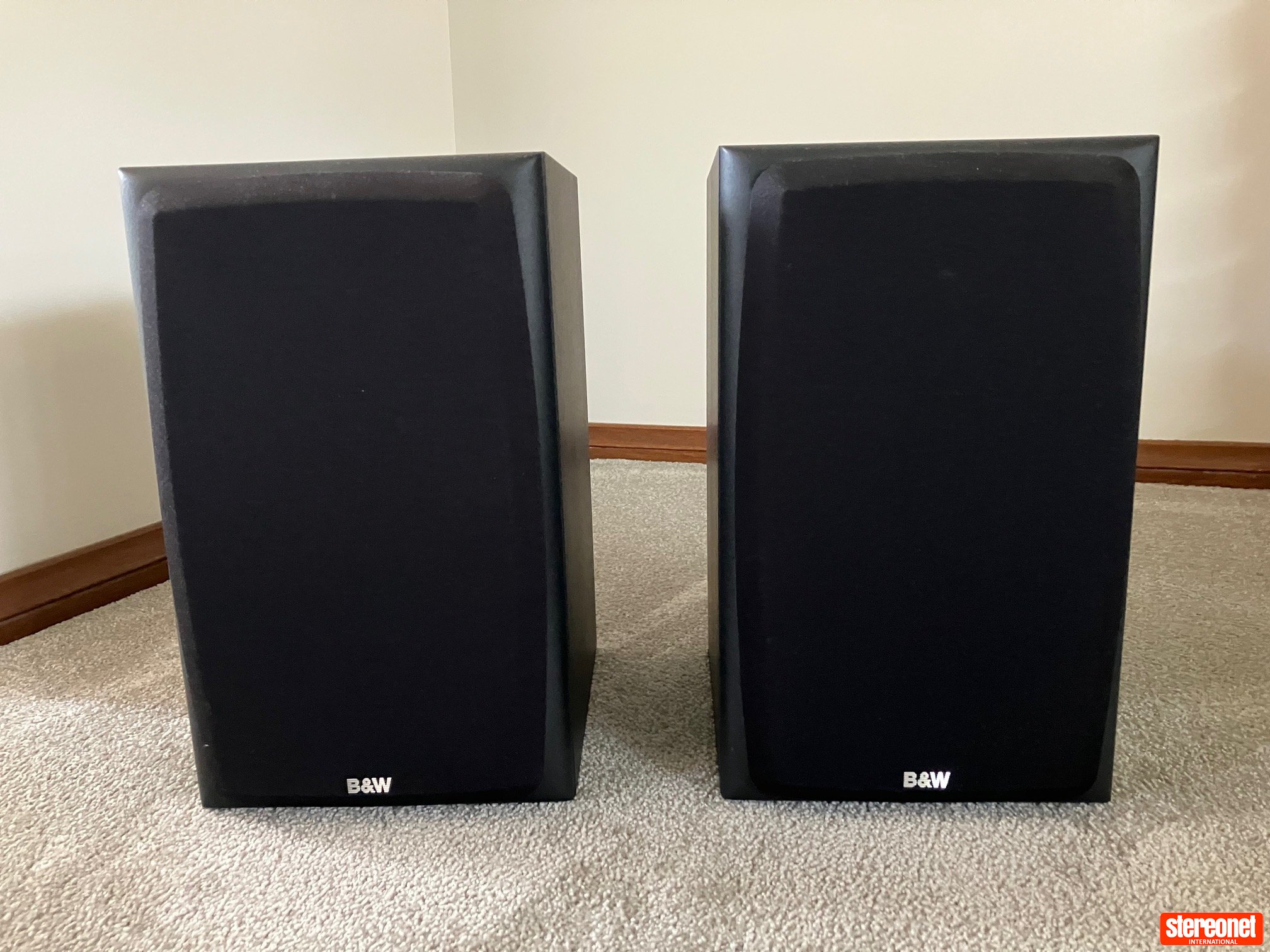 Bowers & Wilkins DM303 Bookshelf Loudspeakers