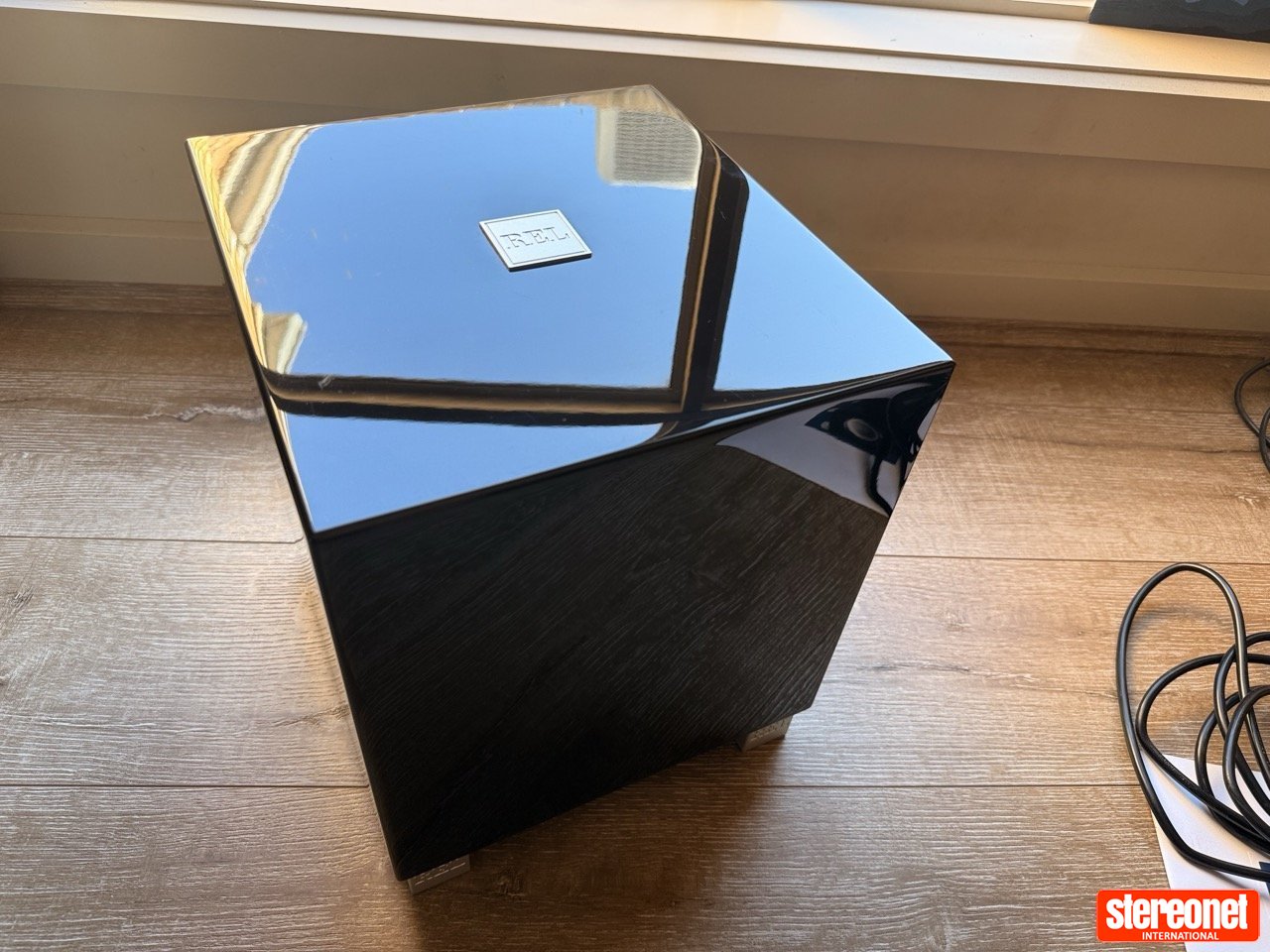 REL Acoustics t5i Subwoofer (Active / Powered)