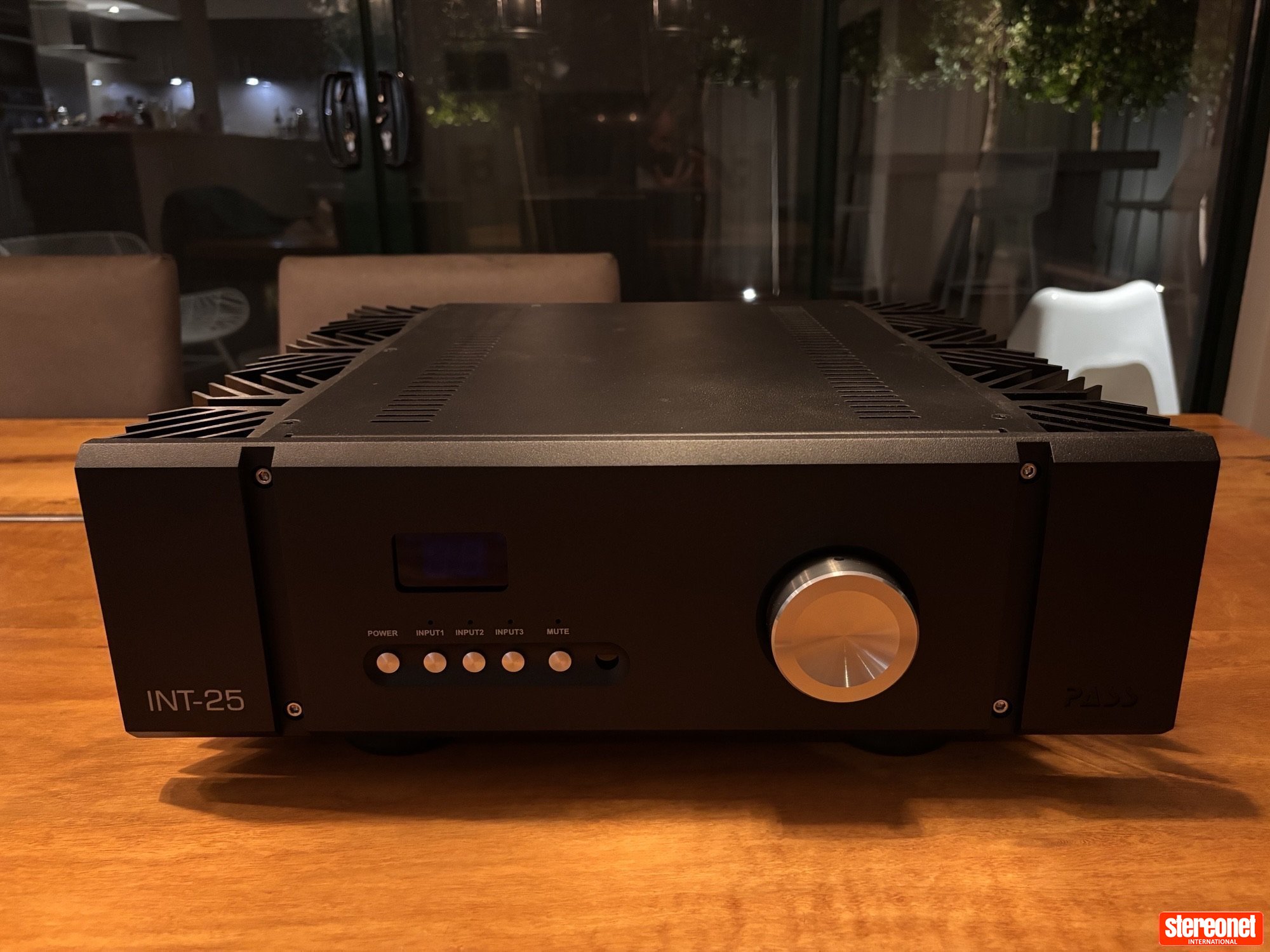Pass Labs INT-25 Integrated Amplifier (Solid State)