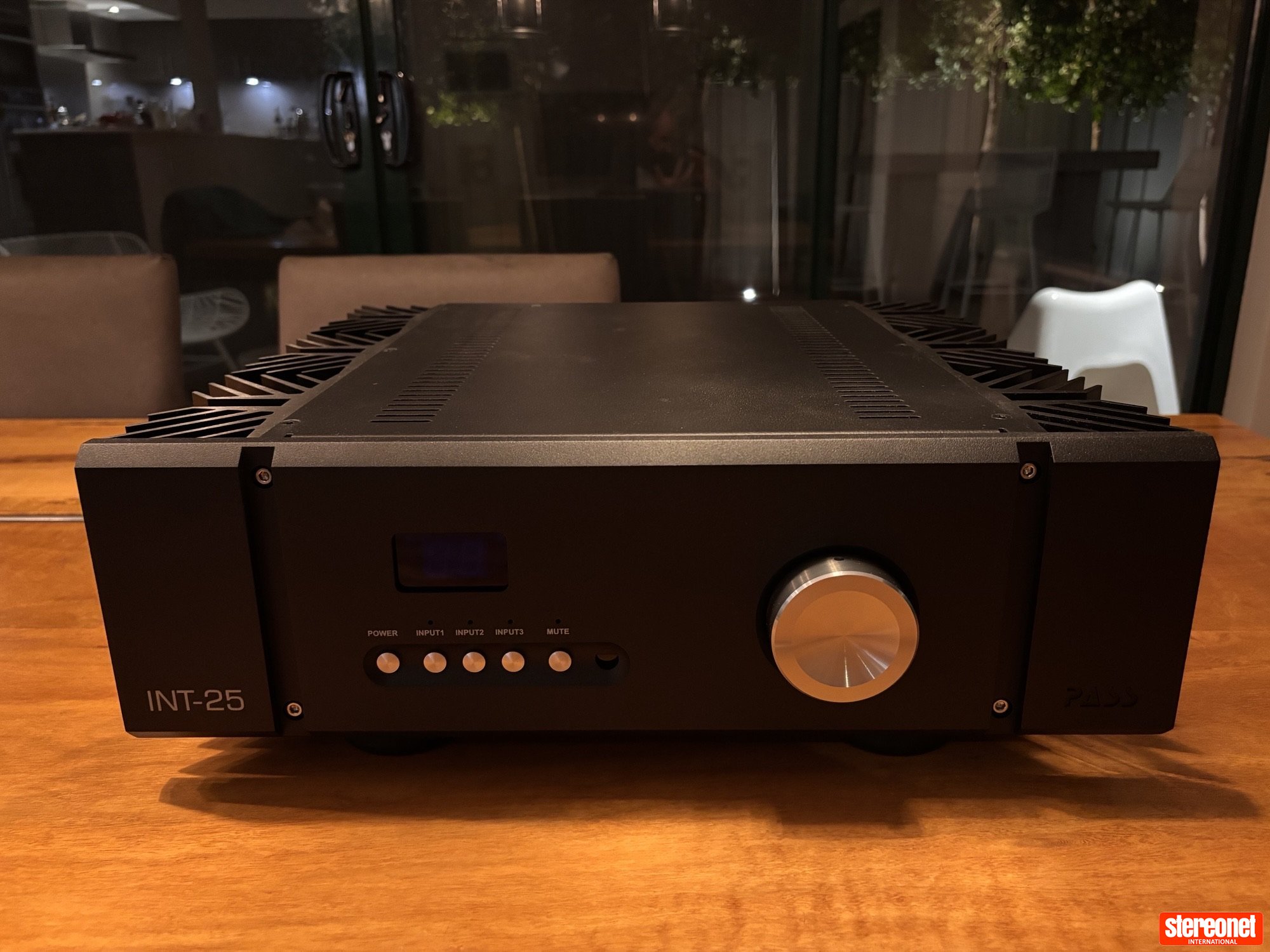 Pass Labs INT-25 Integrated Amplifier (Solid State)