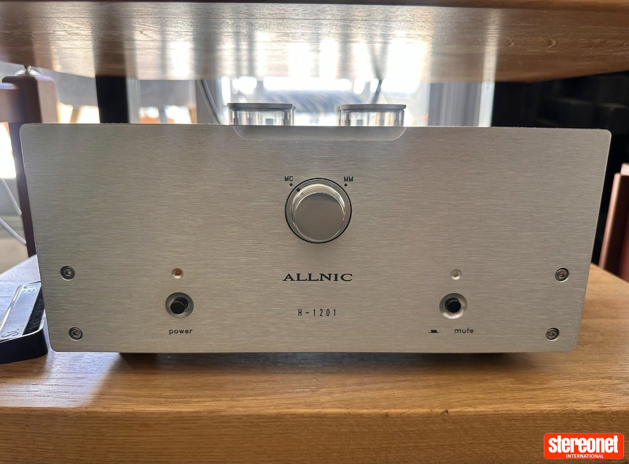 Allnic H1201 Phono Preamplifier
