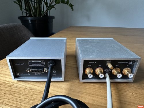 Clearaudio Basic Plus Phono Preamplifier - Phono Amplifiers - StereoNET