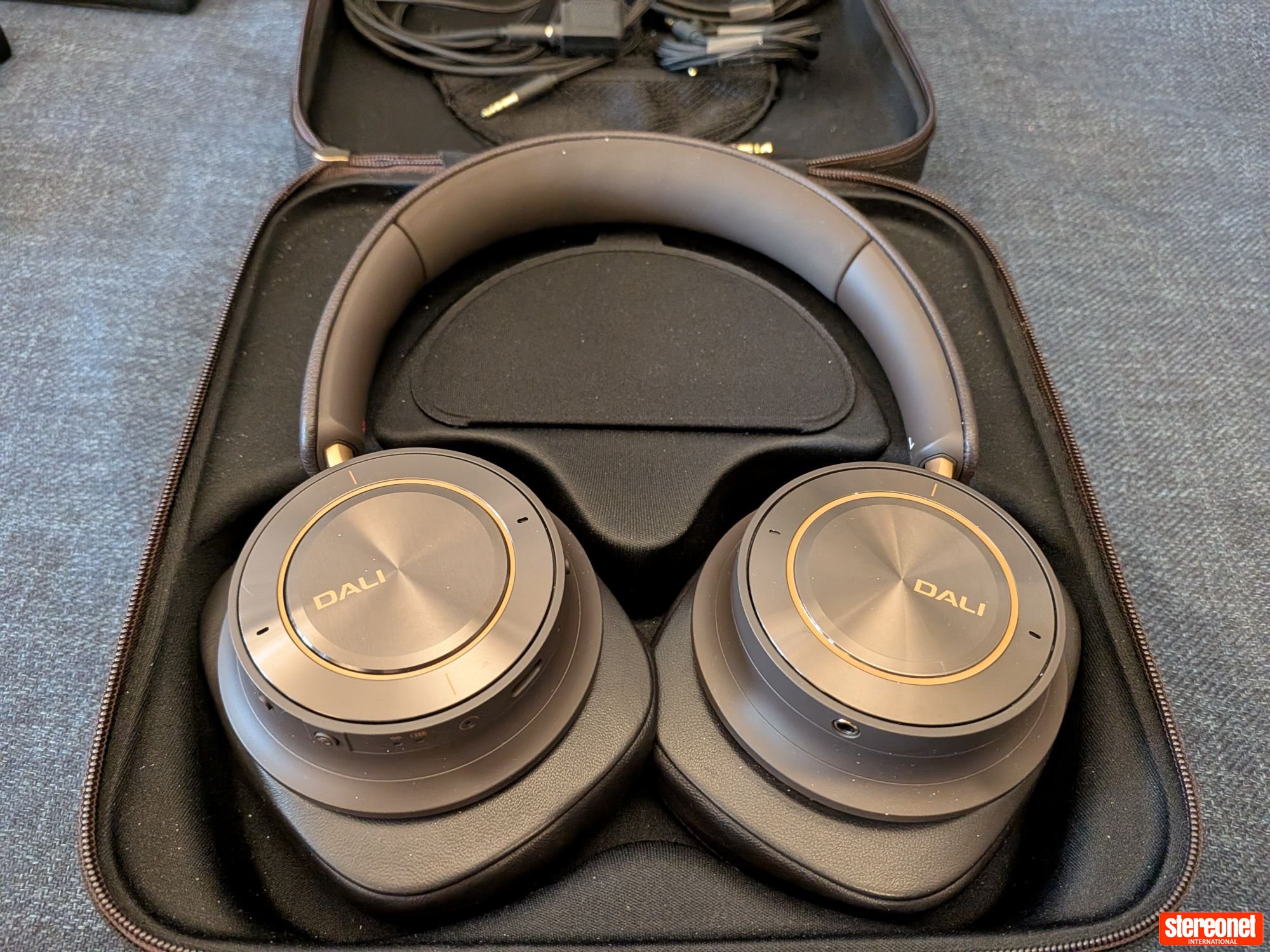 DALI IO-12 Headphones - Over/On Ear