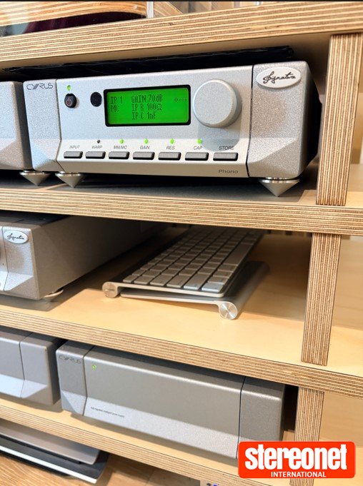 Cyrus Phono Signature & PSX-R power supply Phono Preamplifier