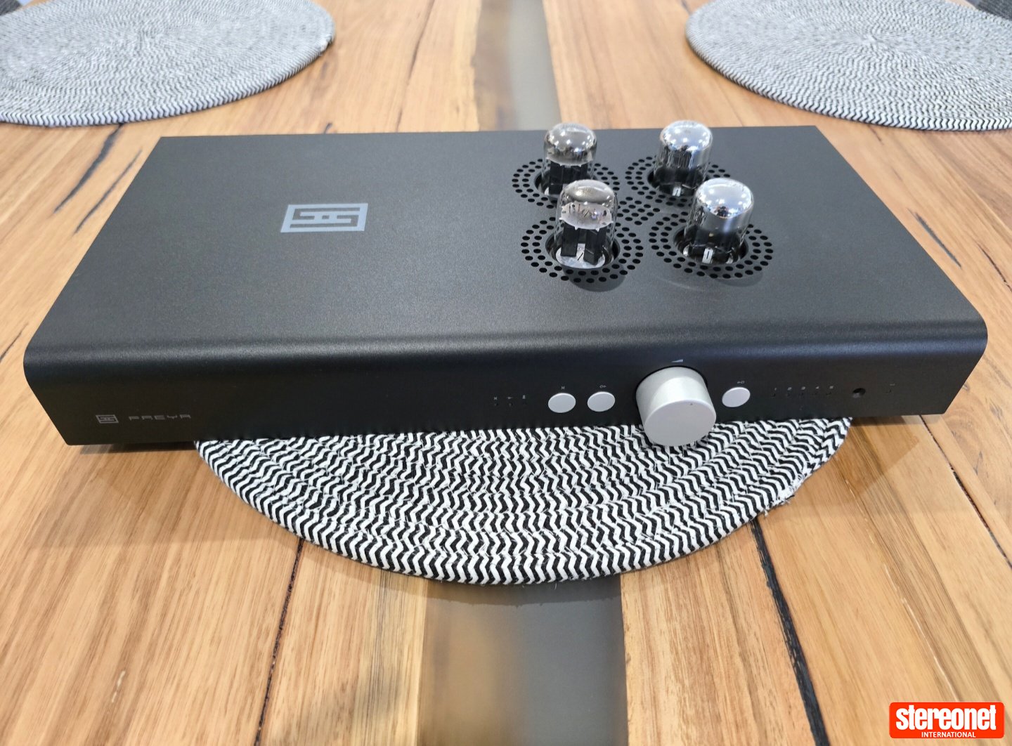 Schiit Freya + Pre Amplifier