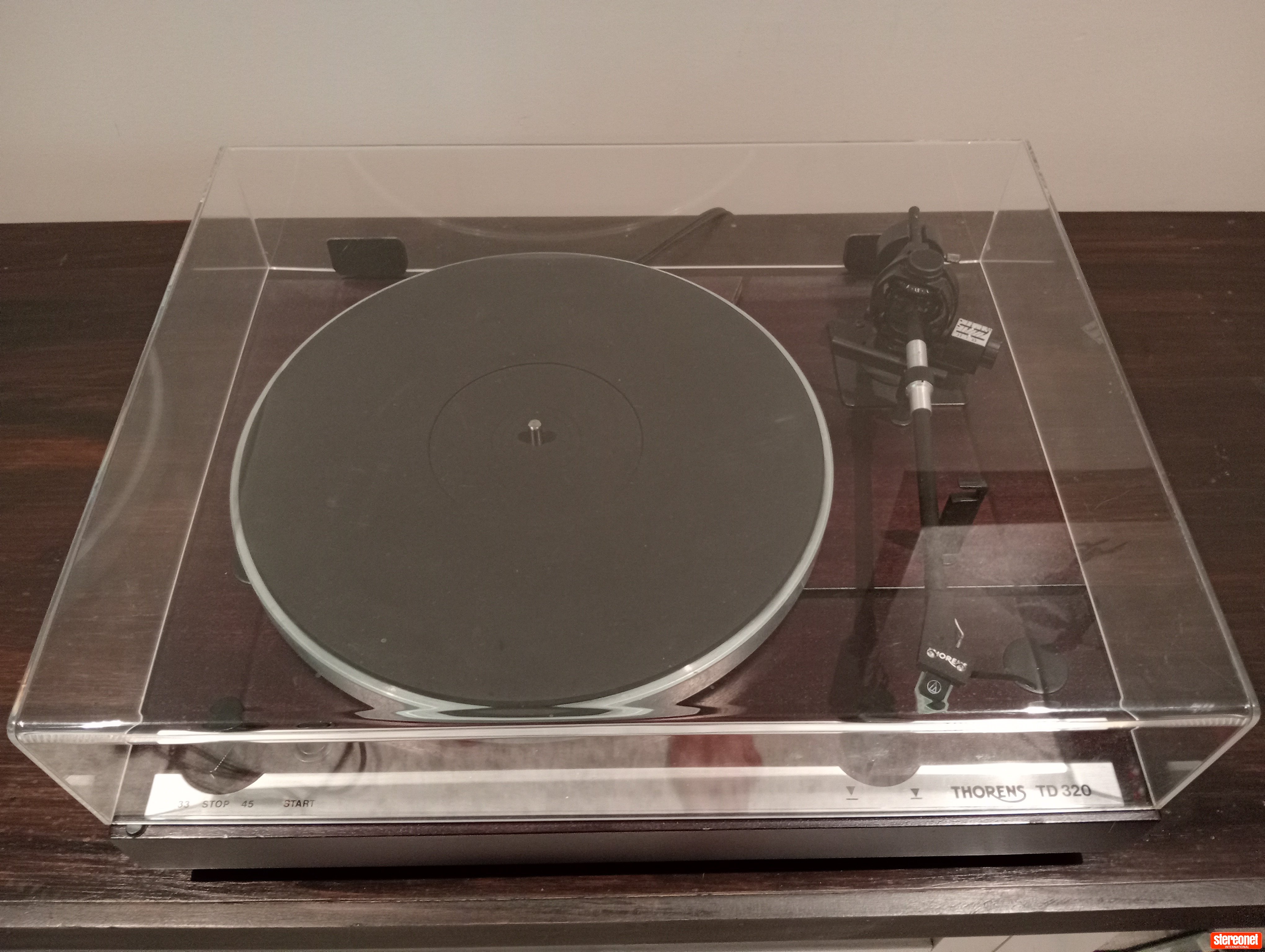 Thorens TD320 Turntable