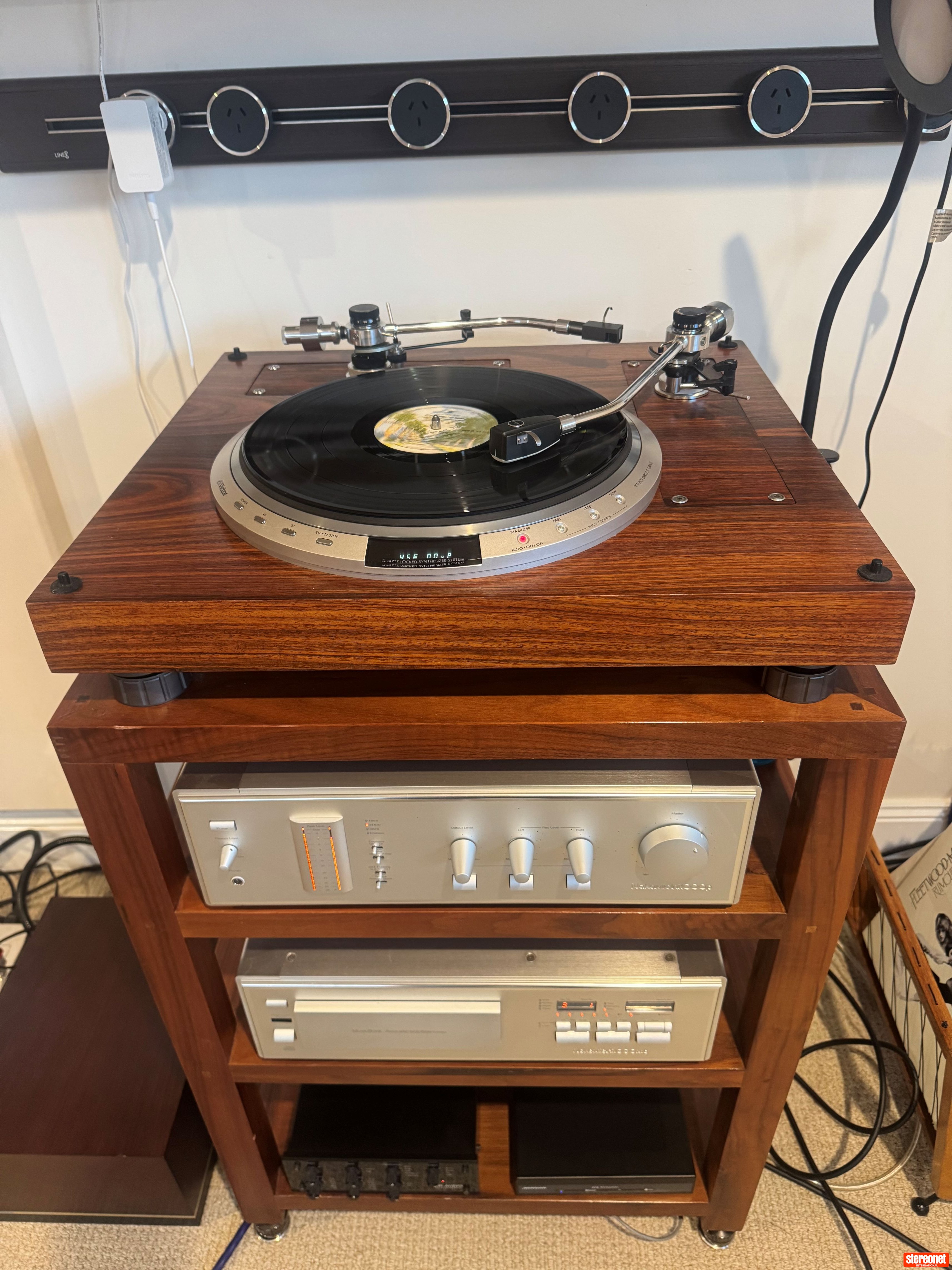 Victor JVC TT801 Turntable - Turntables & Record Players - StereoNET