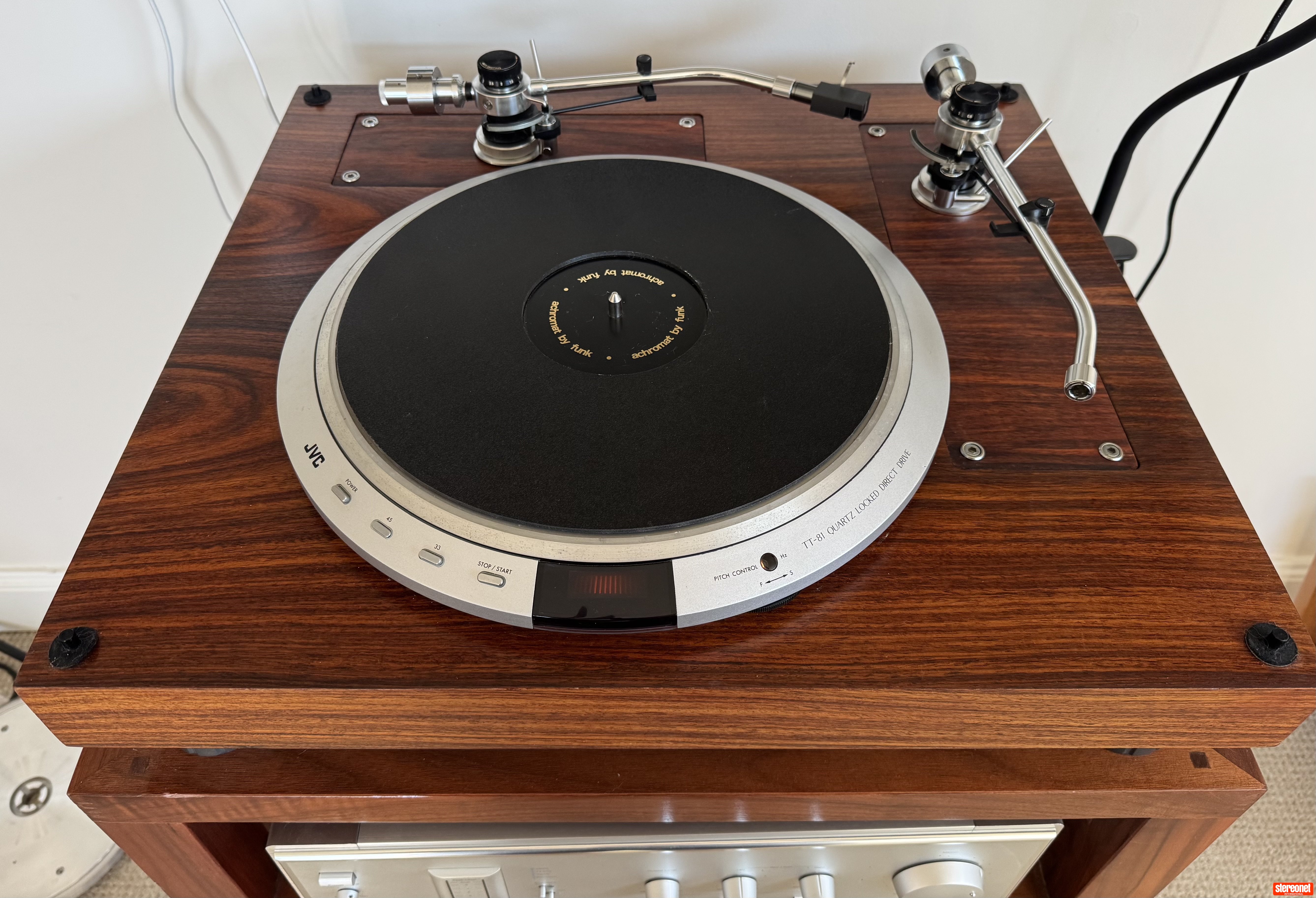 Victor JVC TT81 Turntable and Tonearm Package