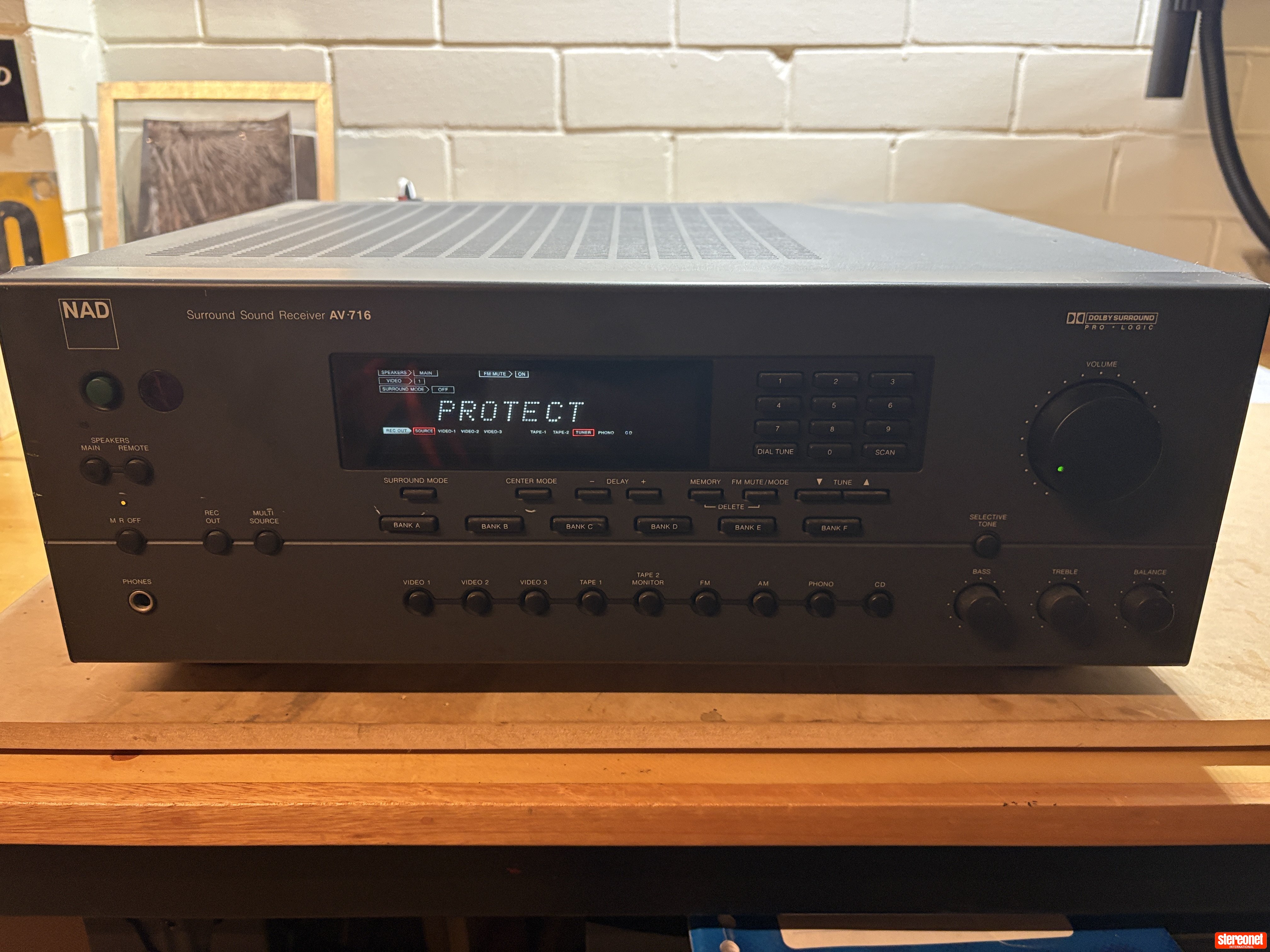 NAD AV-716 (offered for DIYers) Amplifier