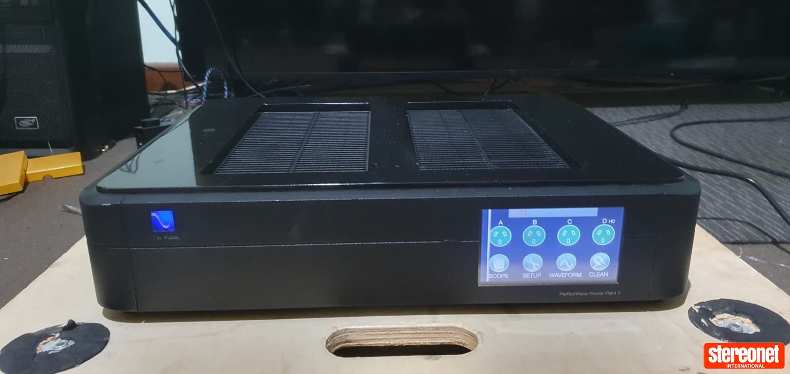 PS Audio Perfectwave P5 Power Plant Power Regenerator
