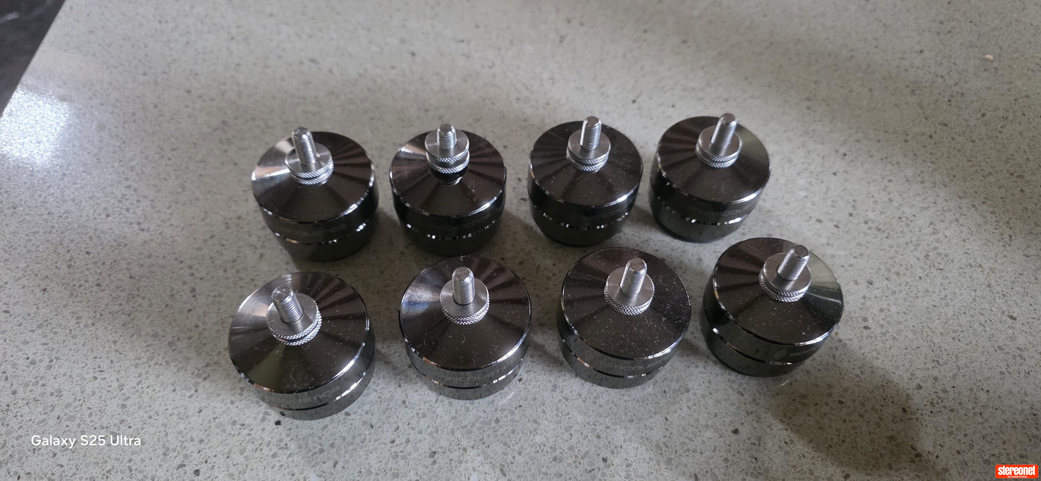 IsoAcoustics gaia ii Isolation Footers