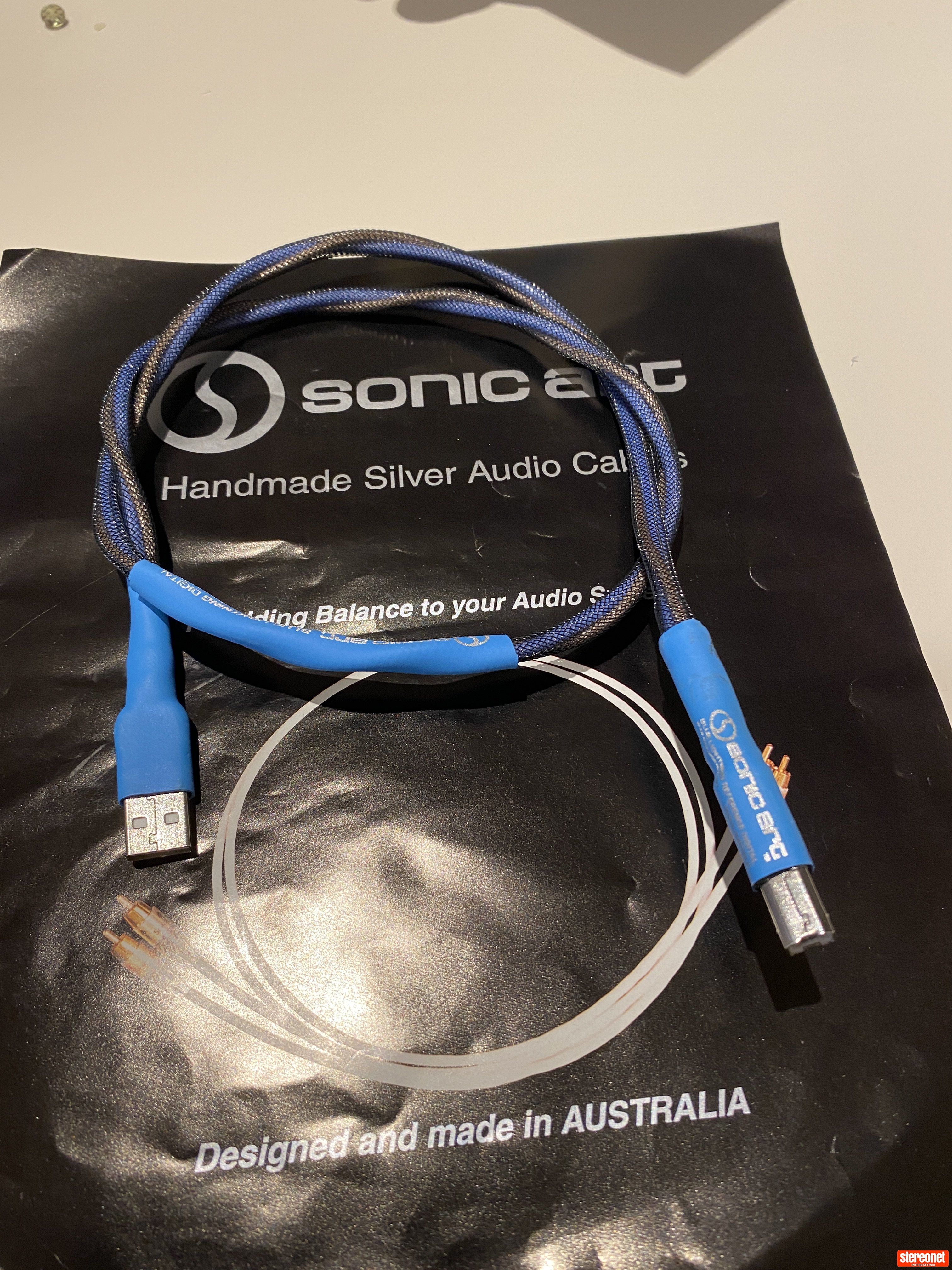 Sonic Art Silver Blue Lightning USB Cable