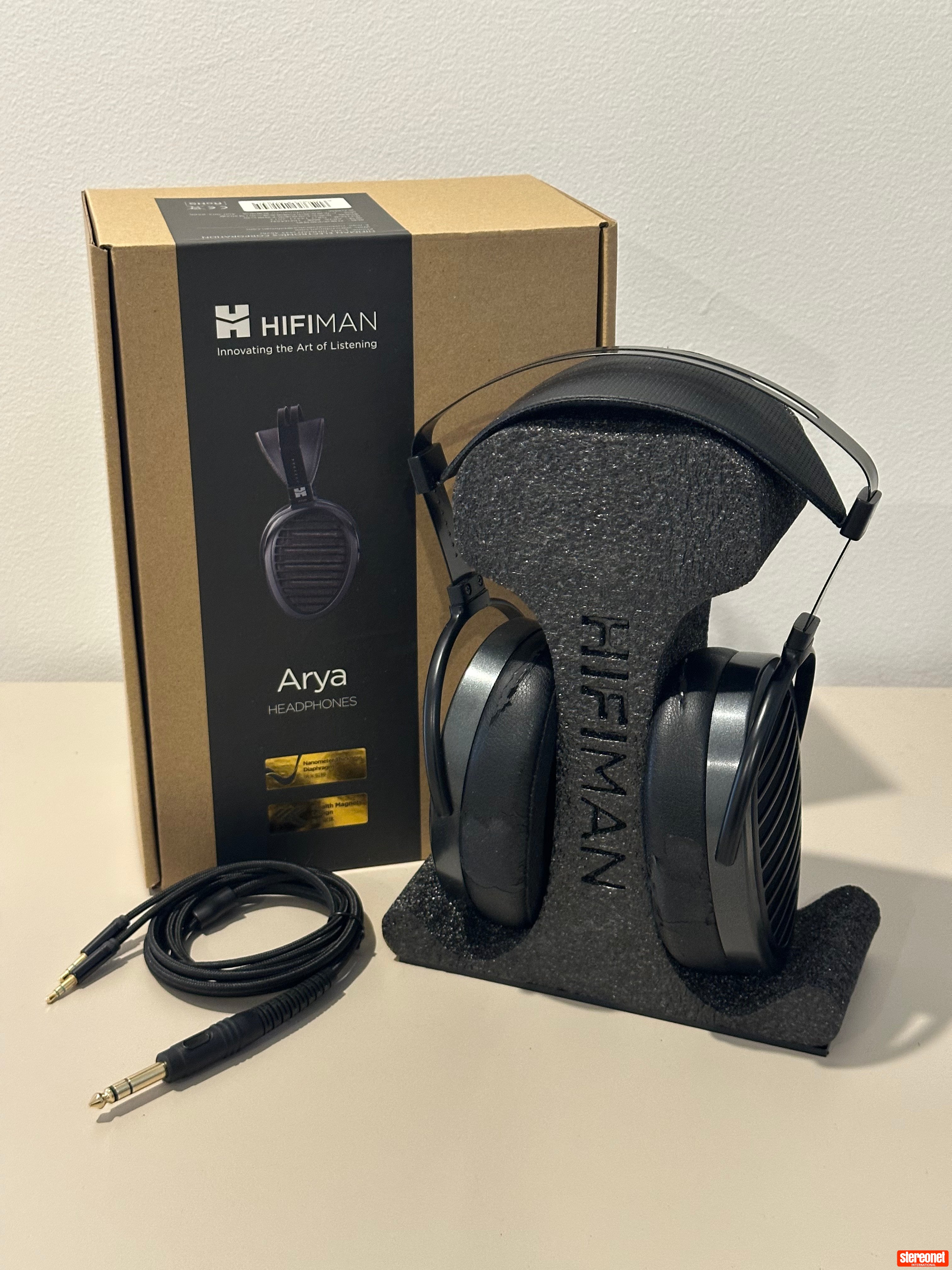 HiFiMan Arya Stealth Headphones - Over/On Ear