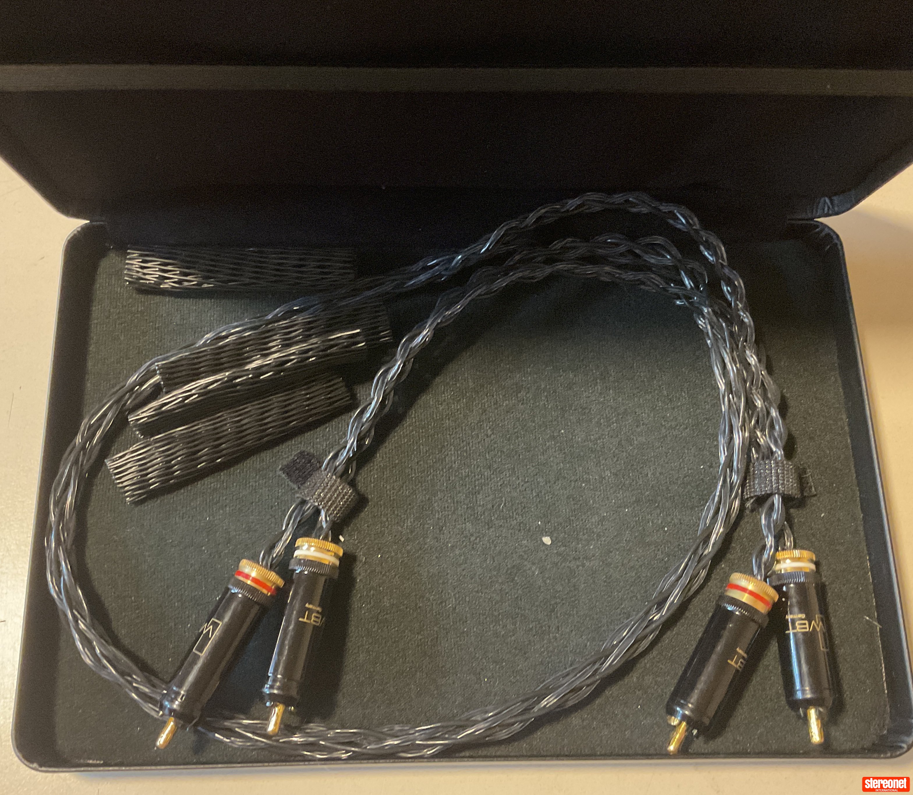 Kimber Kable Carbon 8 (0.75 length) Interconnect Cables (RCA)
