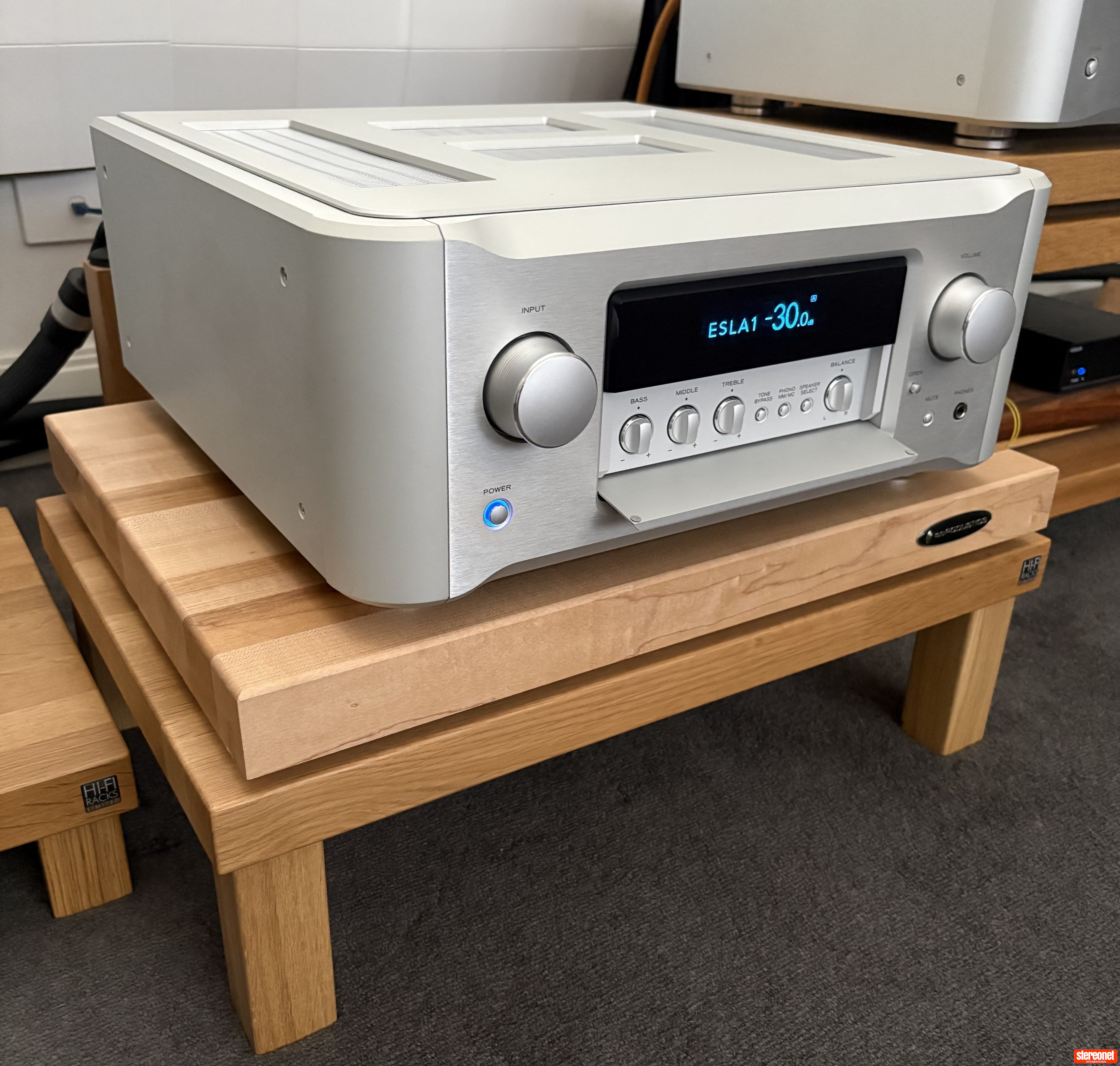 Esoteric F-03A Integrated Amplifier (Solid State)