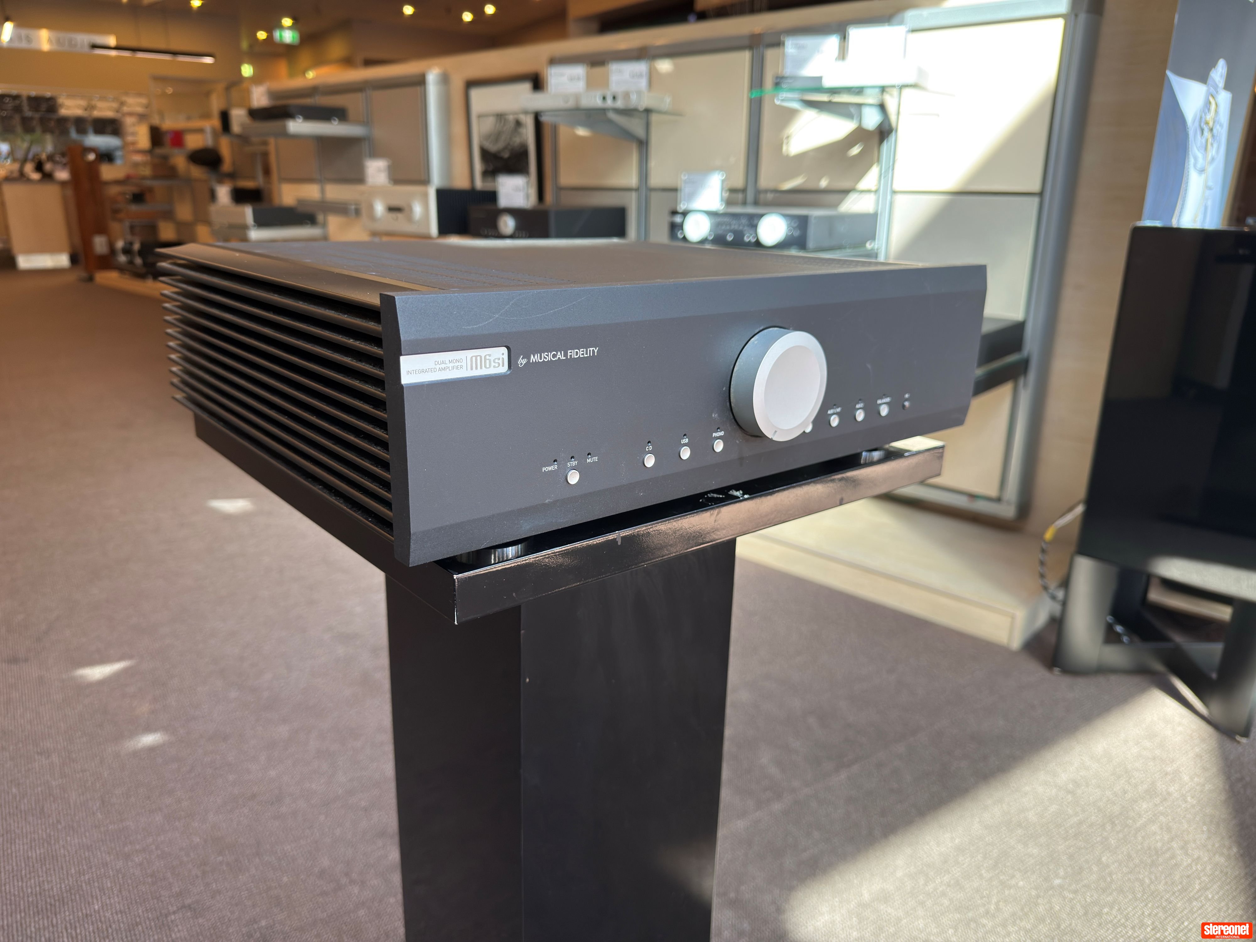 Musical Fidelity M6si Dual-Mono Integrated Amplifier (Solid State)