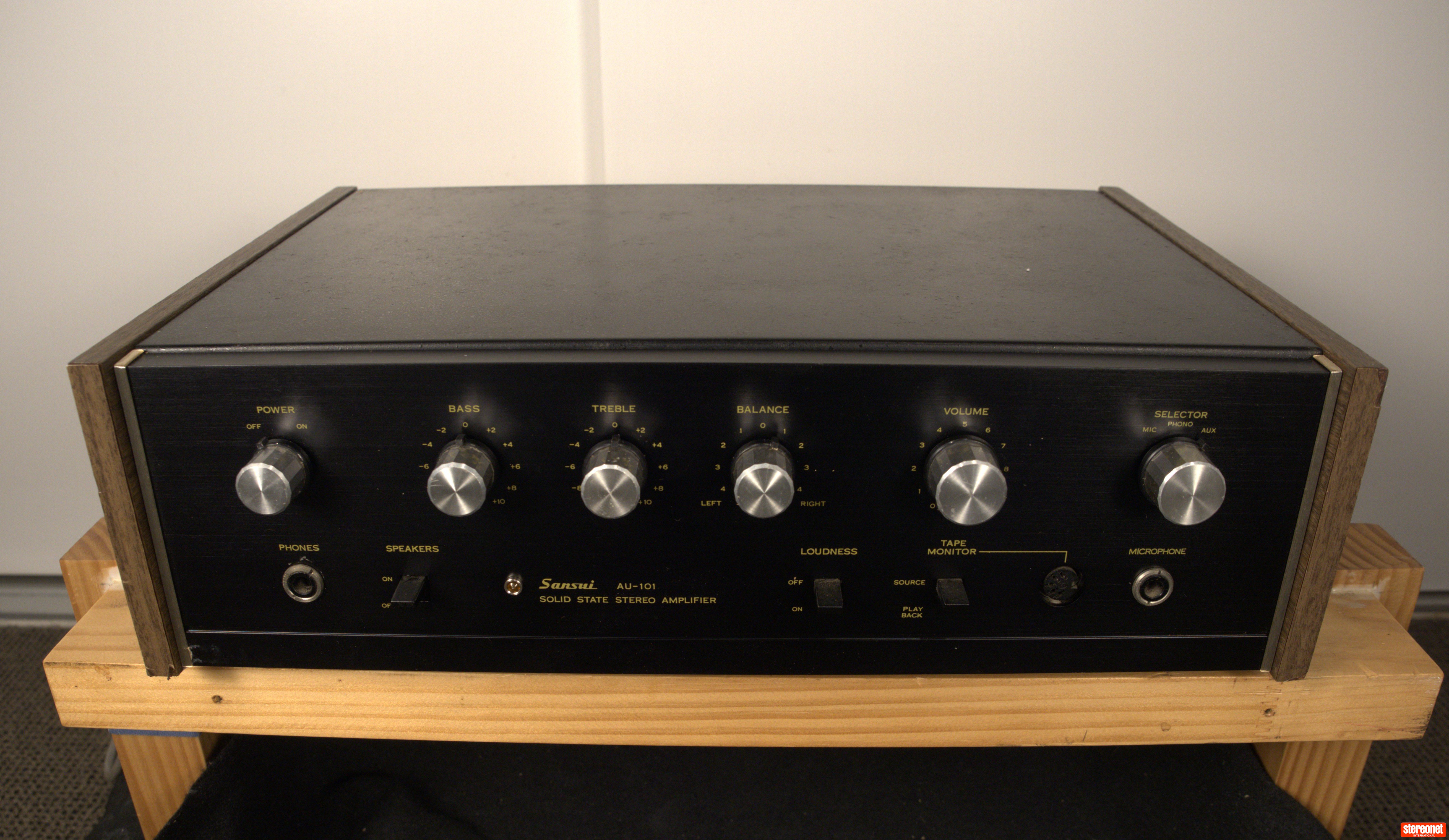Sansui AU - 101 Integrated Amplifier (Solid State)