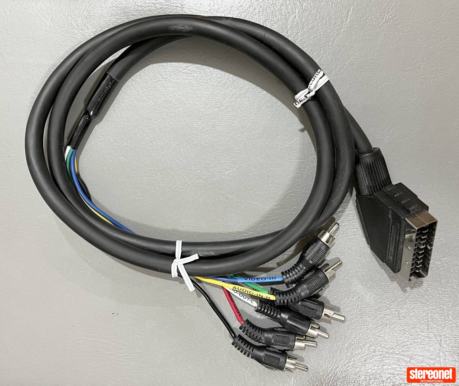 Video cable - 1.5m SCART to (5x) RCA Interconnect Cables