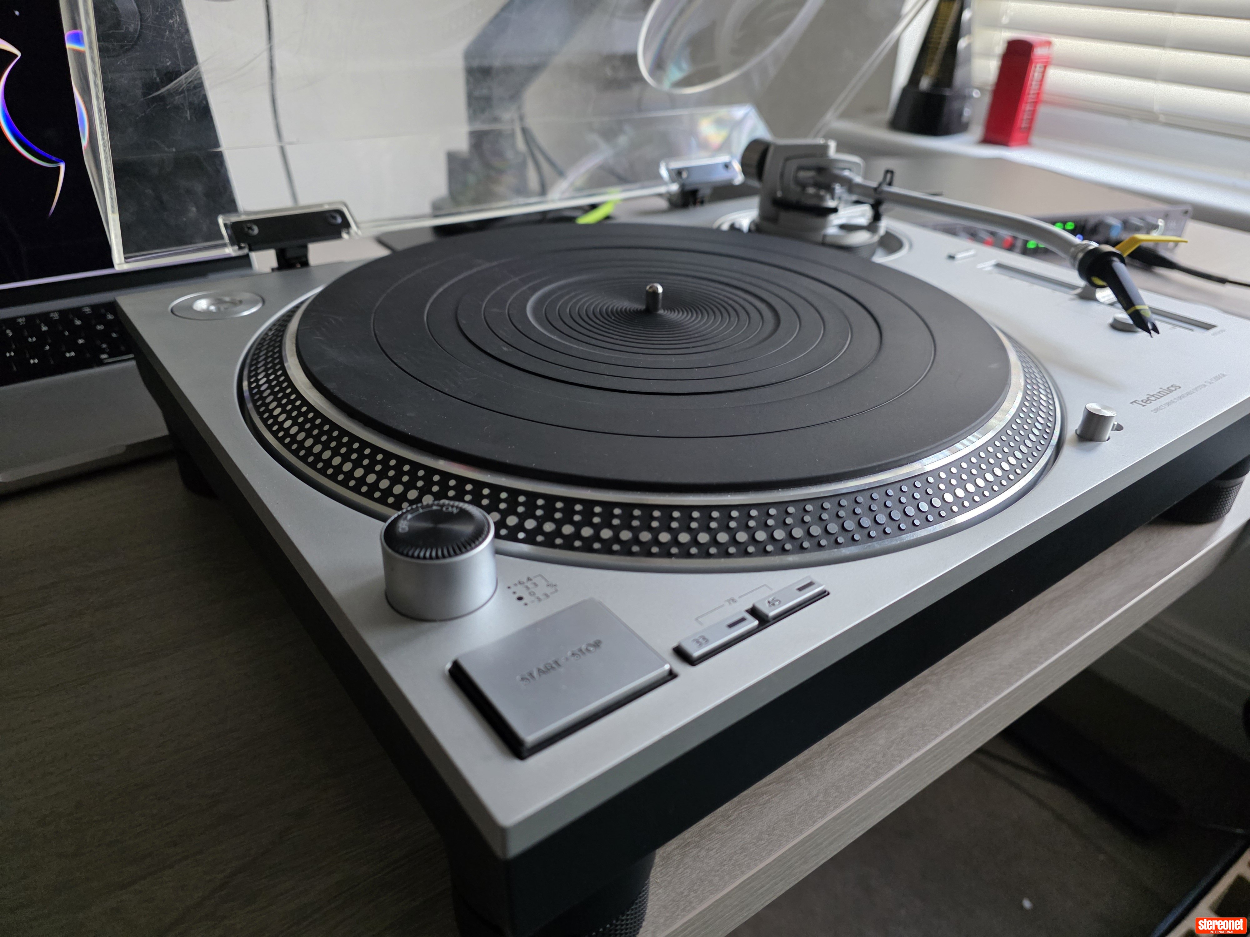 Technics SL-1200GR Turntable (Silver) w/ Ortofon Cart & Dust Cover (33/45/78) Turntable