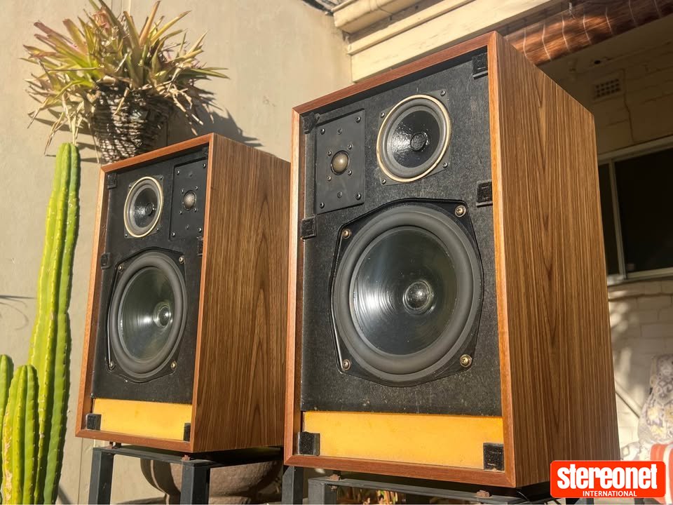 IMF Super Compact Bookshelf Loudspeakers